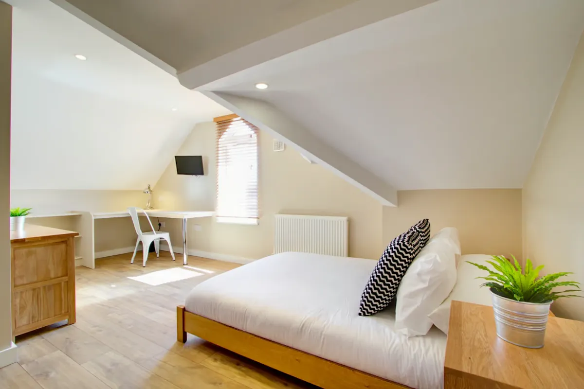 7 Bedroom Apartment ROOM