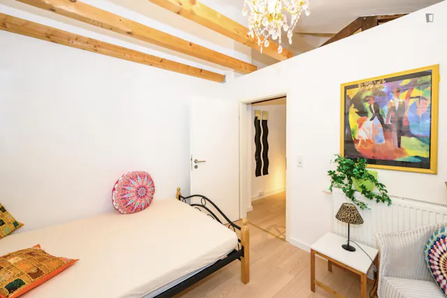 Comfortamble double bedroom in a 4-bedroom apartment room image 1