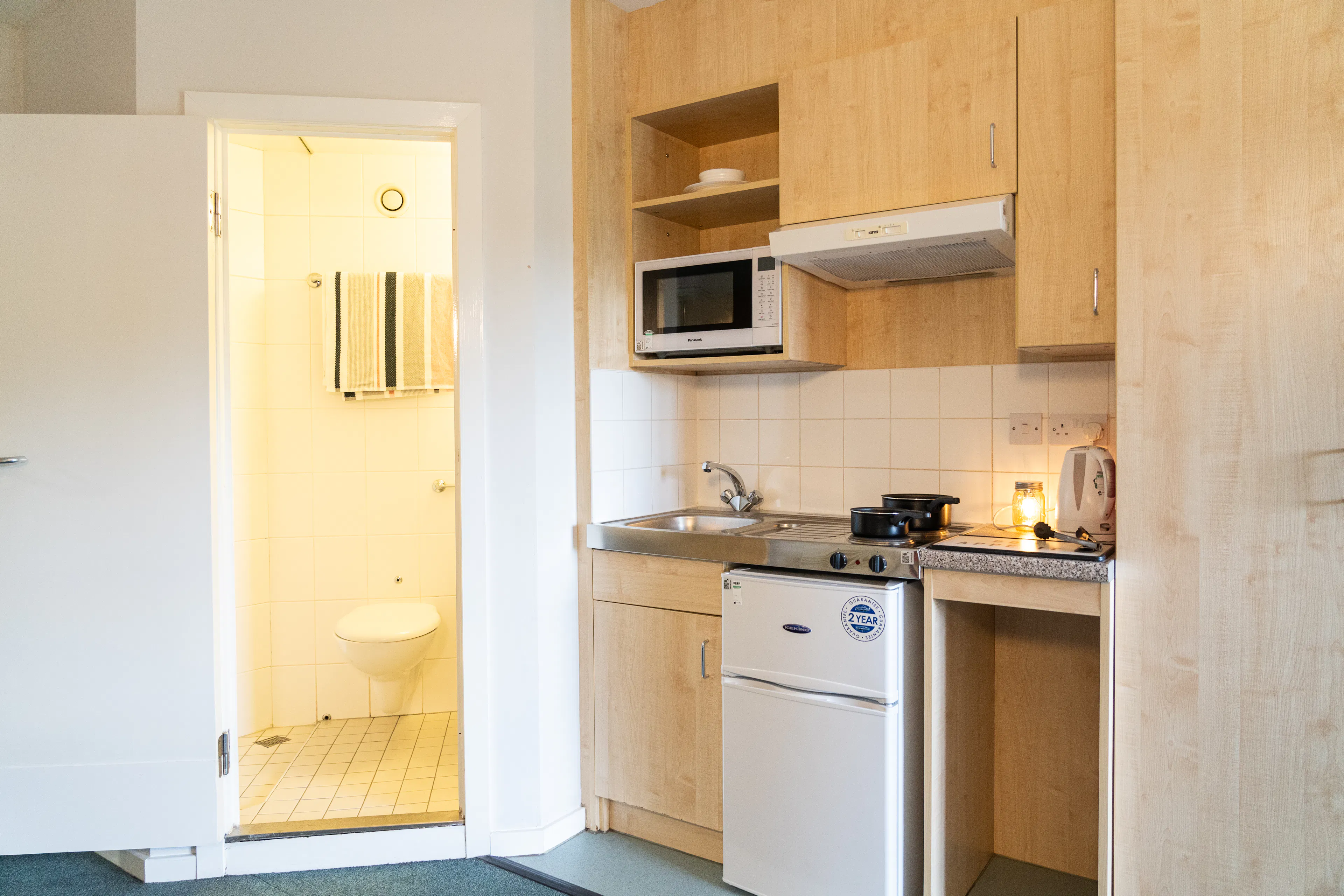 Large Ensuite Studio KITCHEN 4