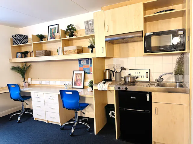 Twin Ensuite Studio room image 1