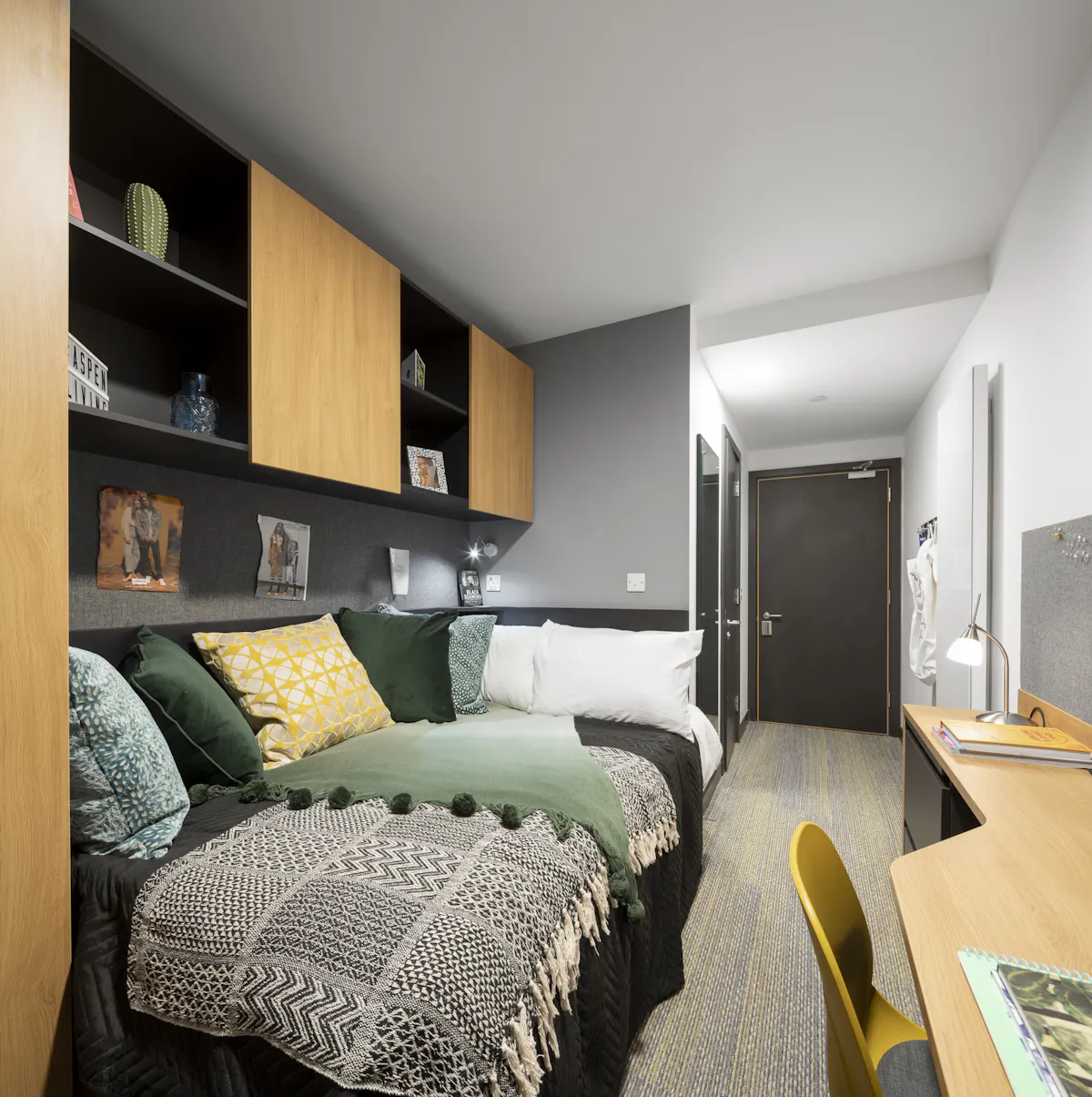 ROOM ROOM