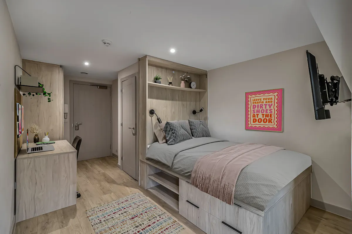 Bronze Studio ROOM