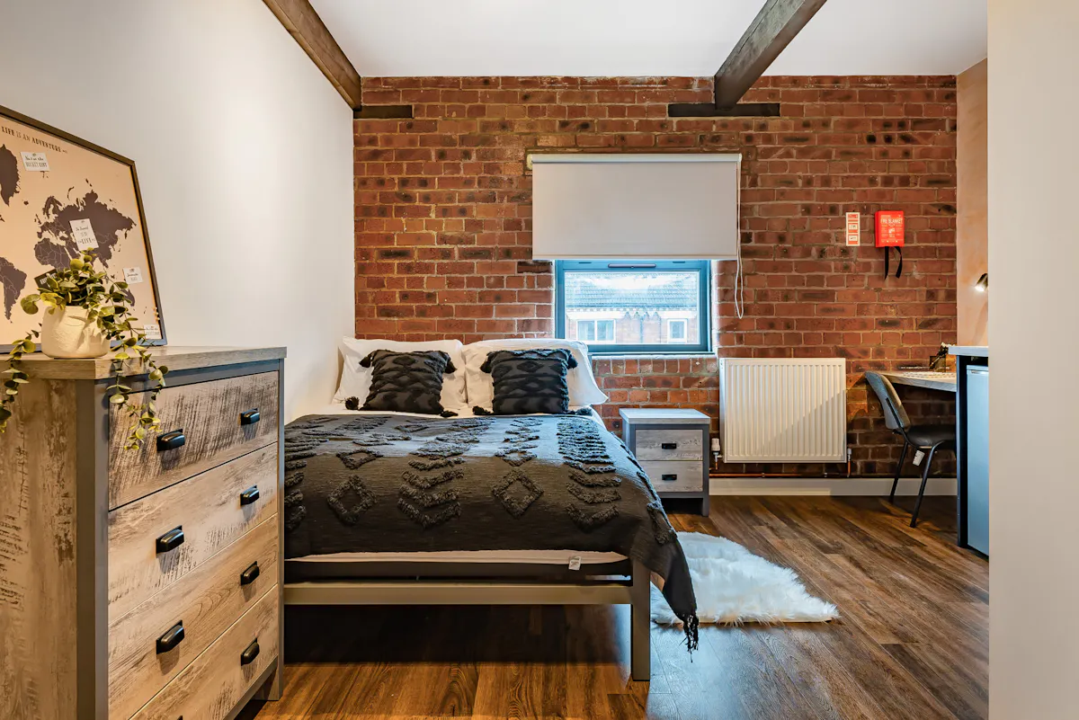 Bronze Studio ROOM