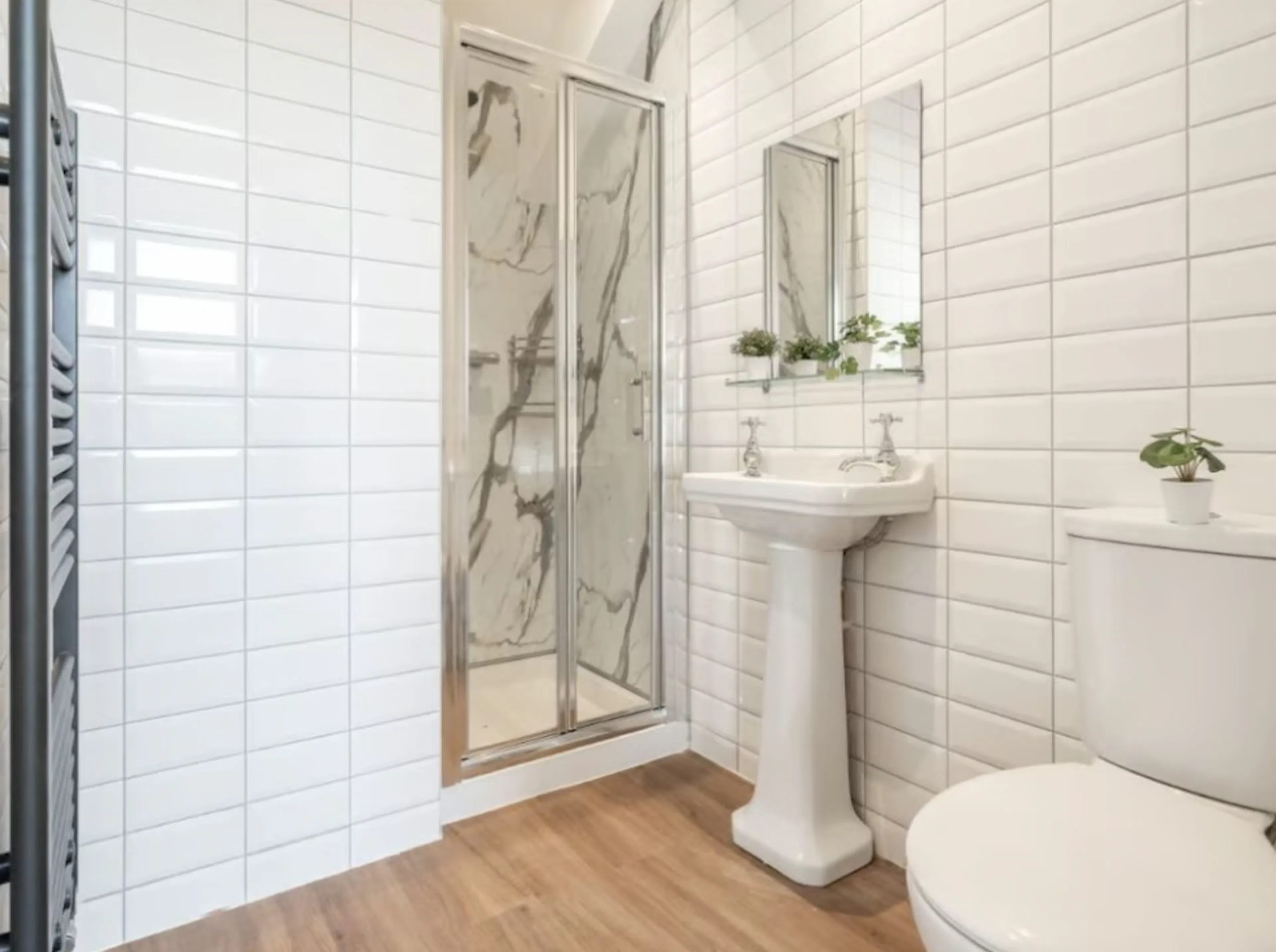 2 Bedroom Apartment BATHROOM 2