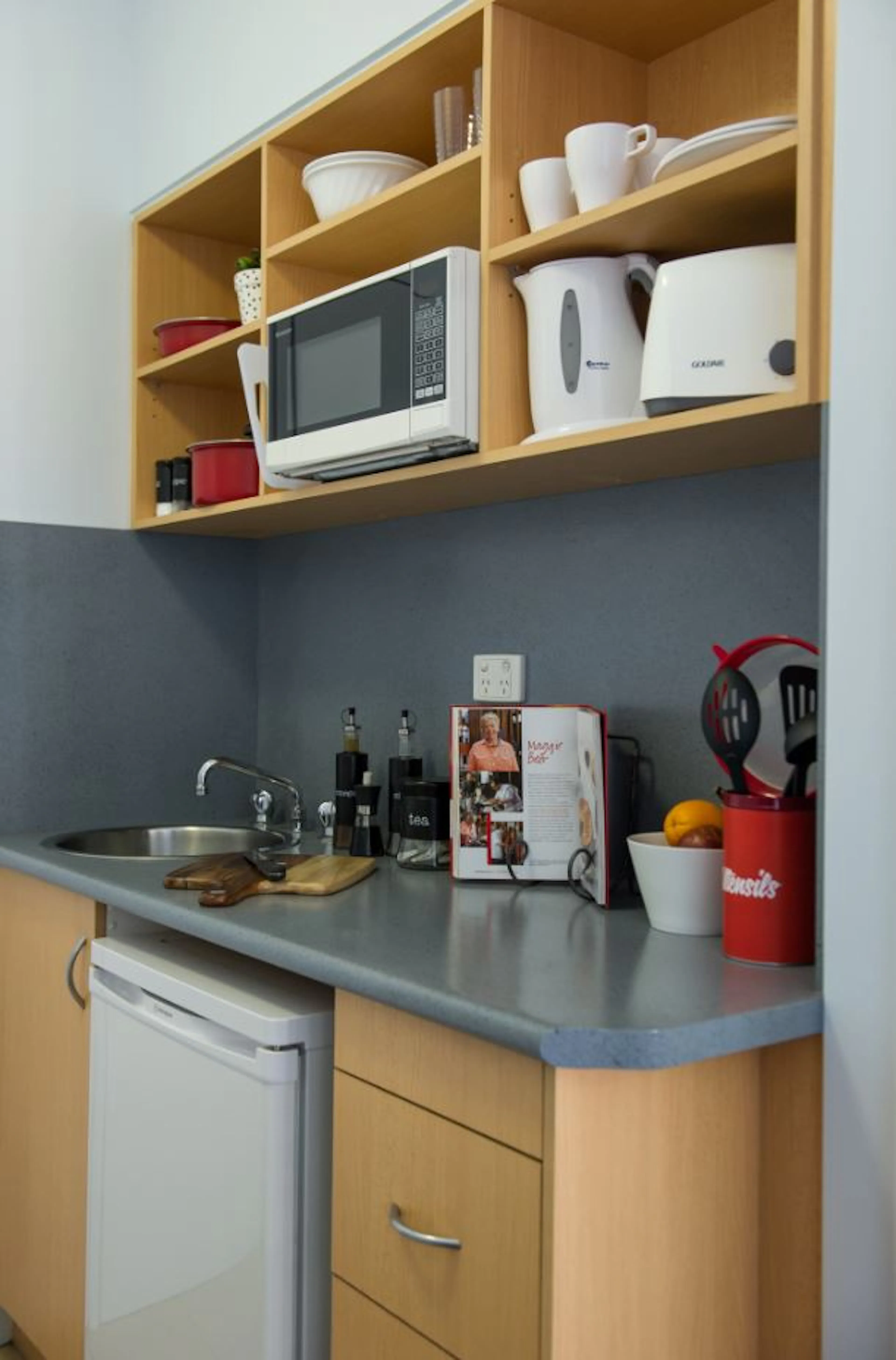 Balcony Studio Single KITCHEN 4