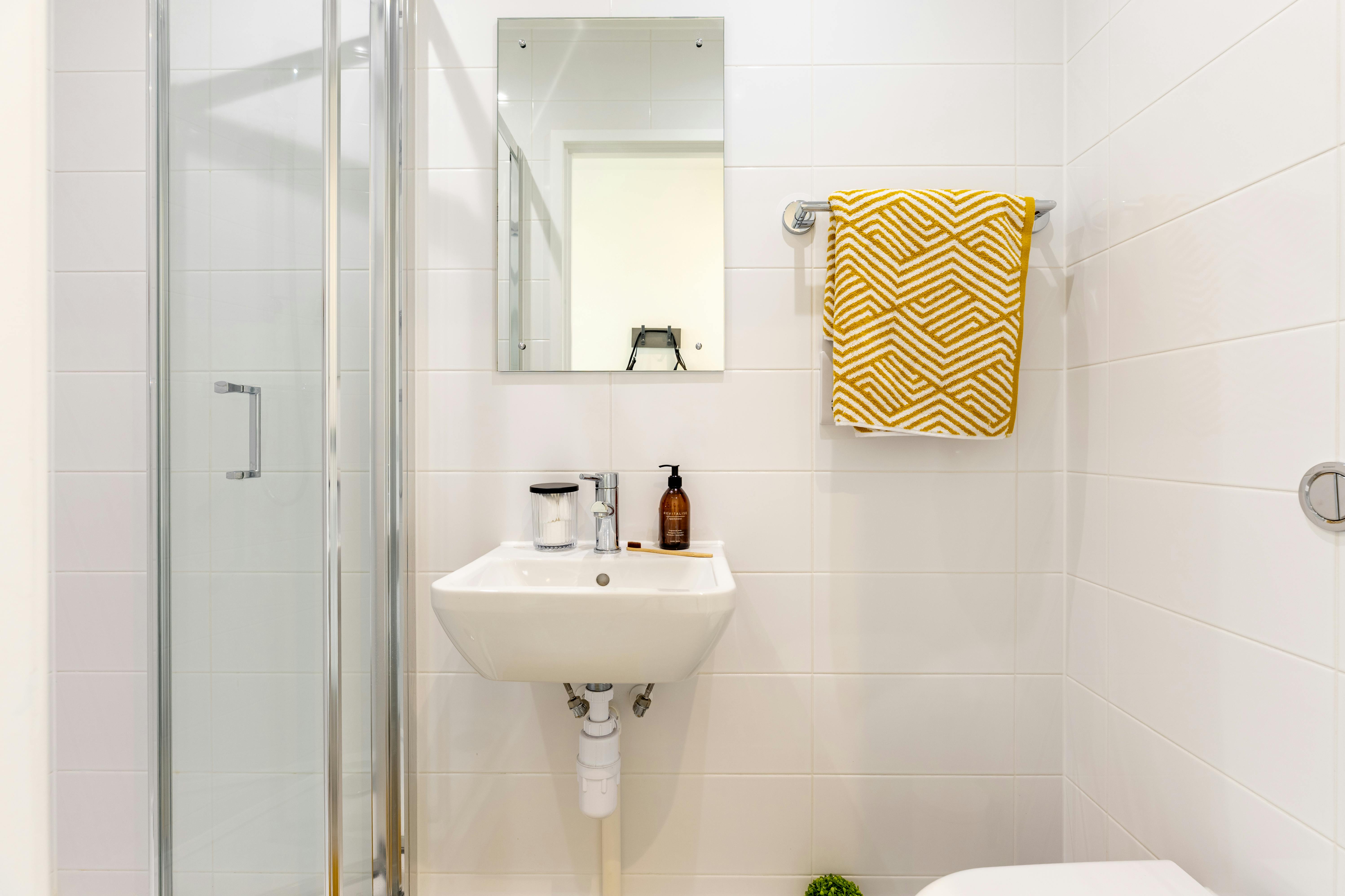 Gold ensuite