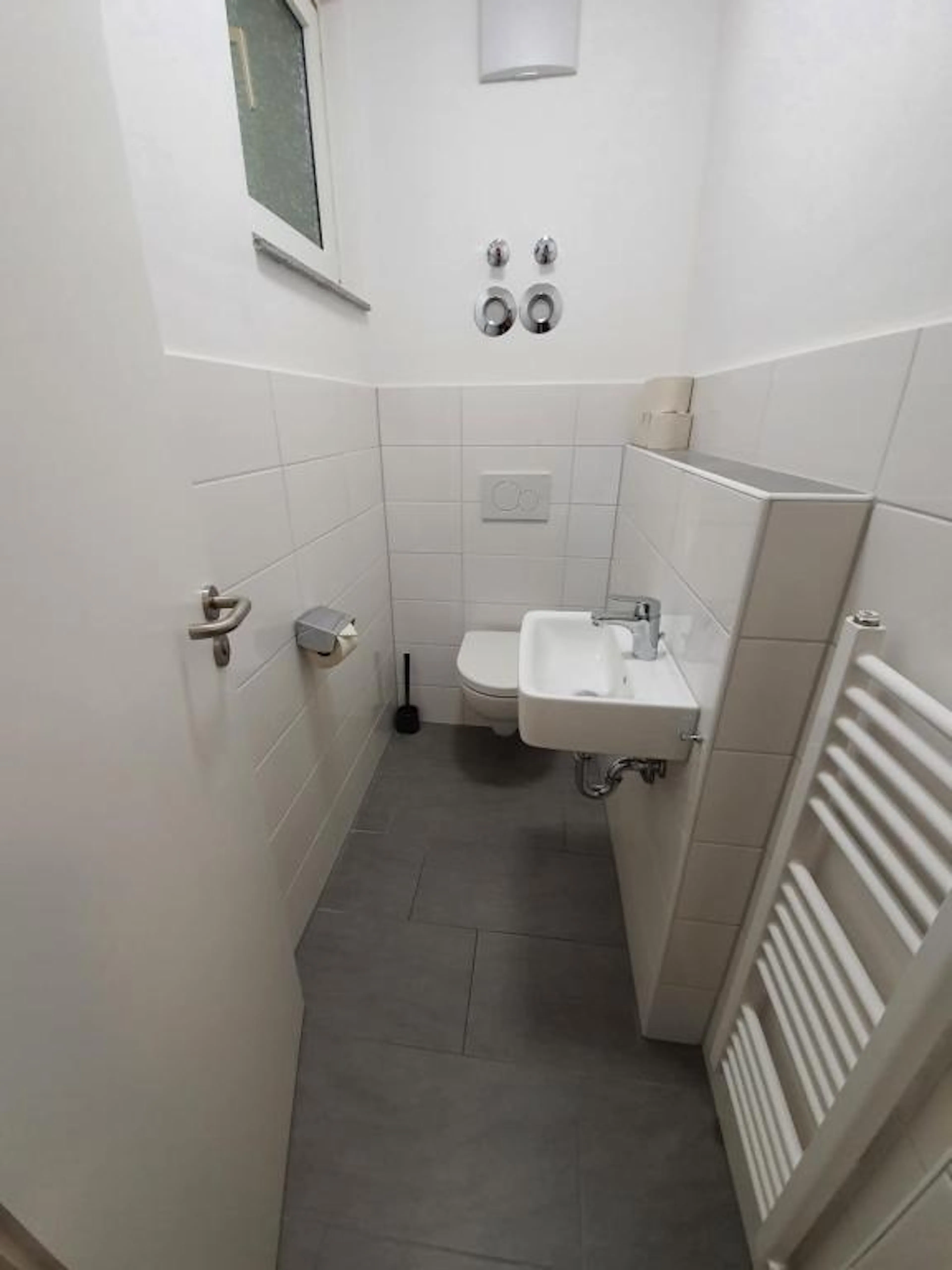 BATHROOM BATHROOM 4