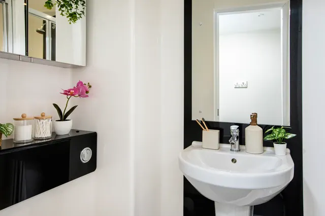 Ensuite Large High Double