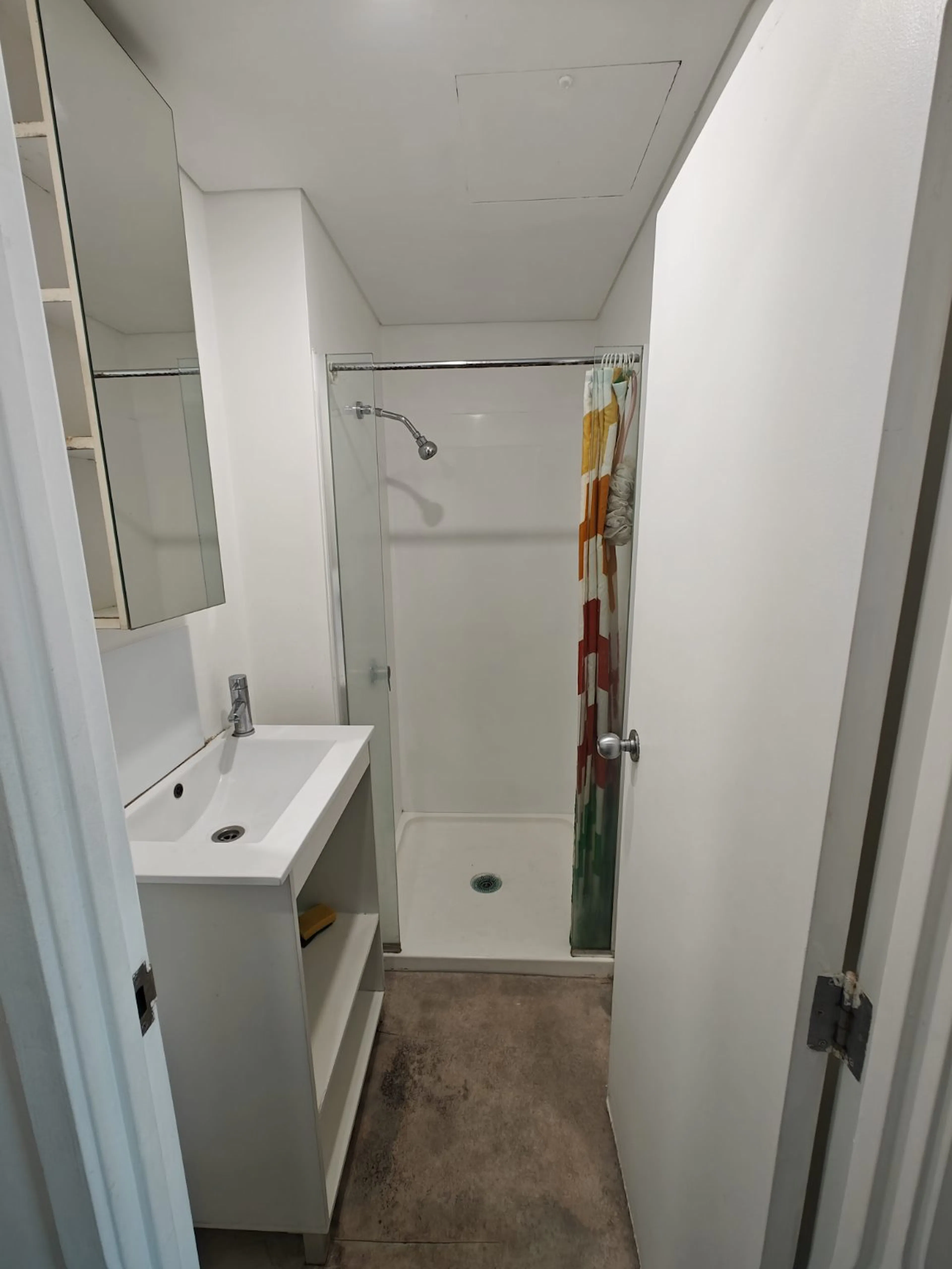 Room 1 (Bed 3, Bath 1) BATHROOM 2