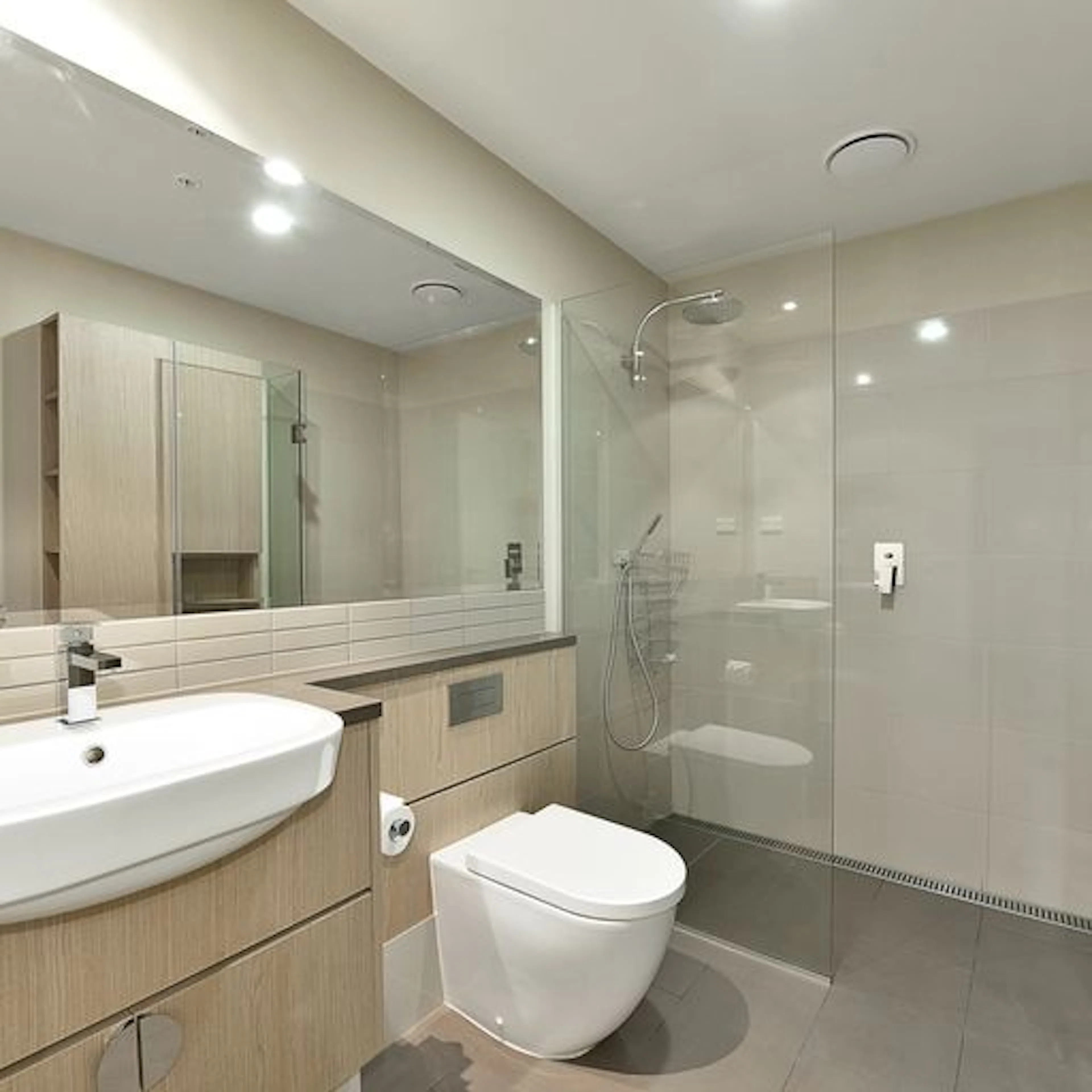 Apartment 1414 BATHROOM 3
