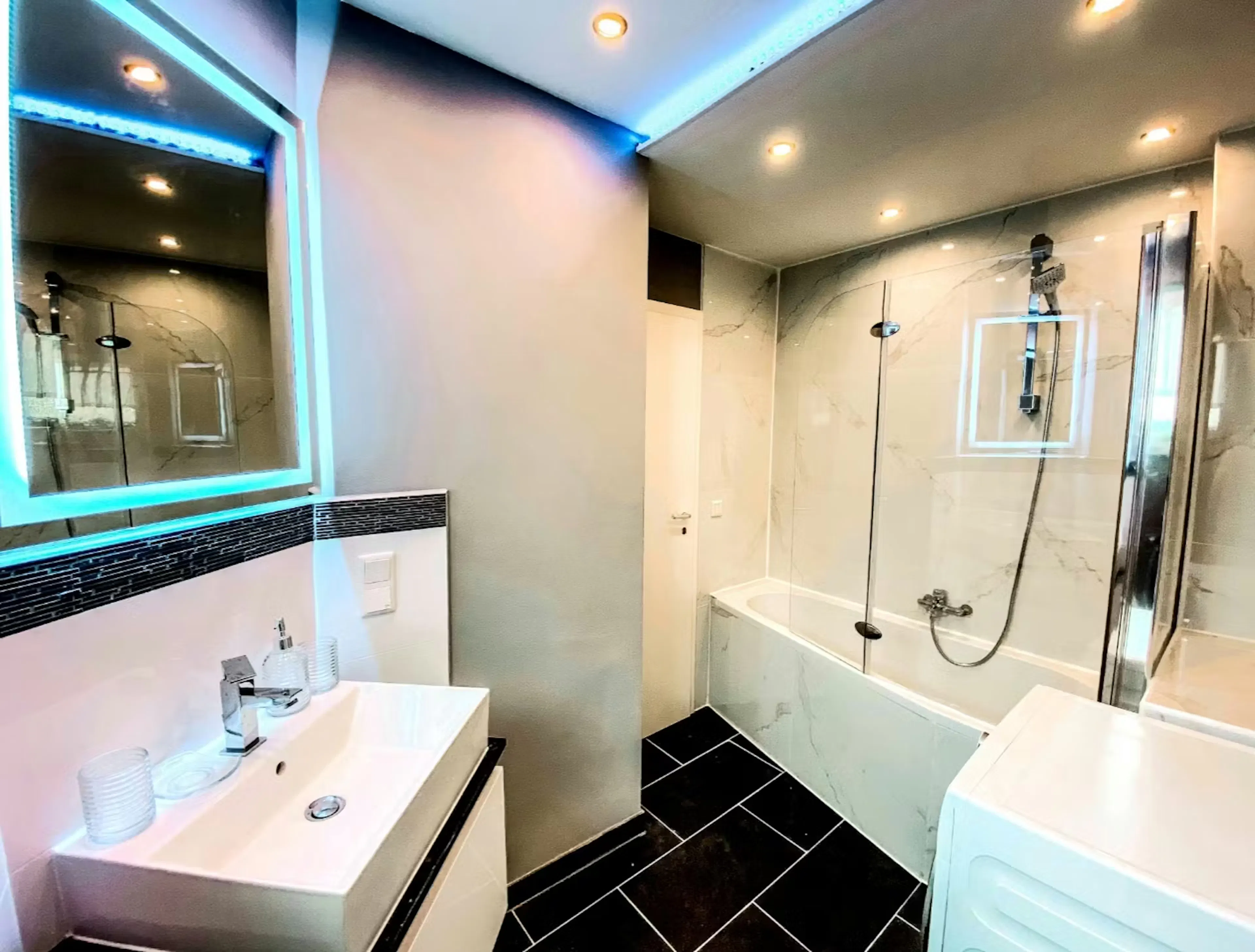 Private Room BATHROOM 3