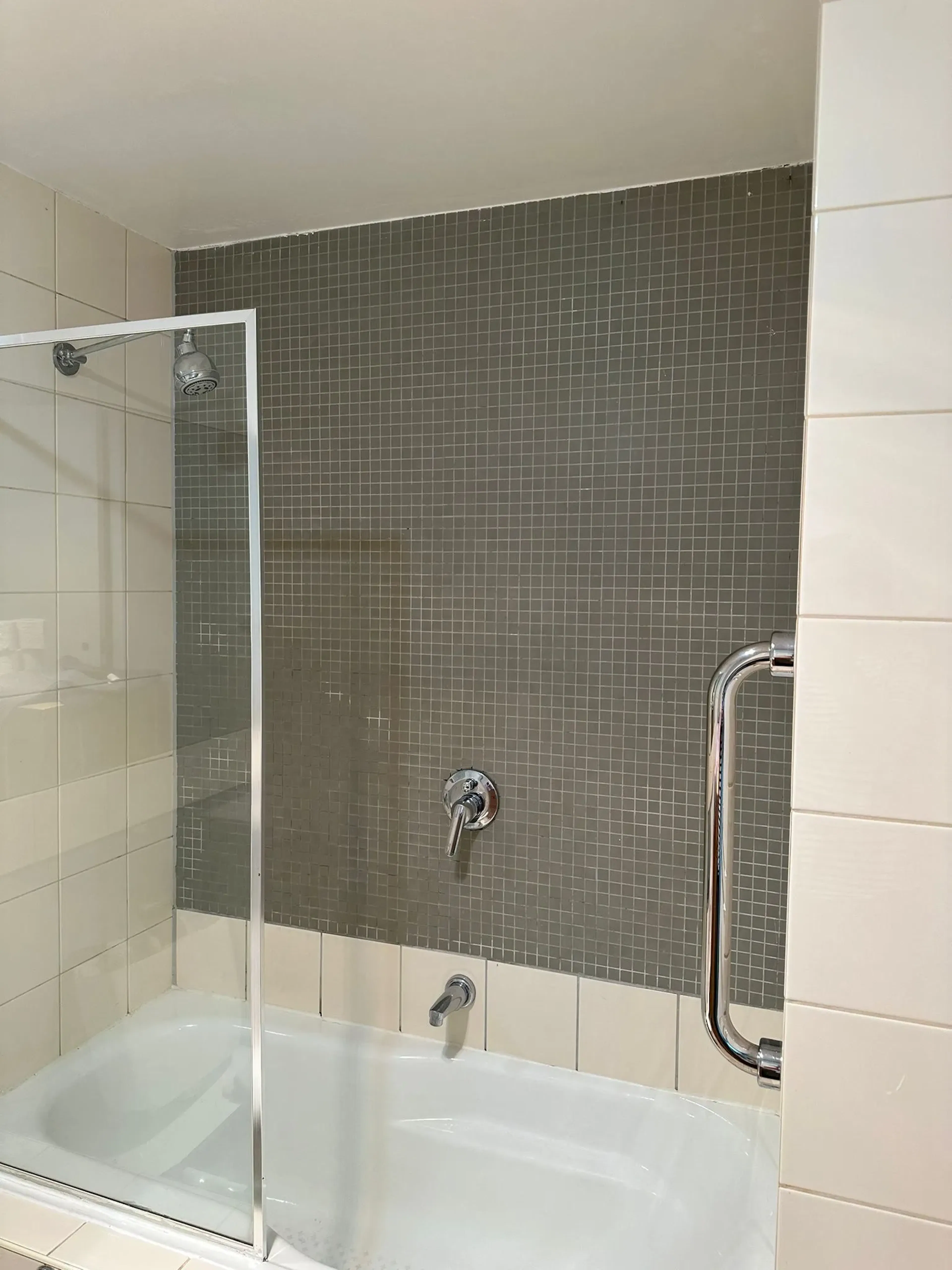 Room 3 (Non-Ensuite) BATHROOM 4