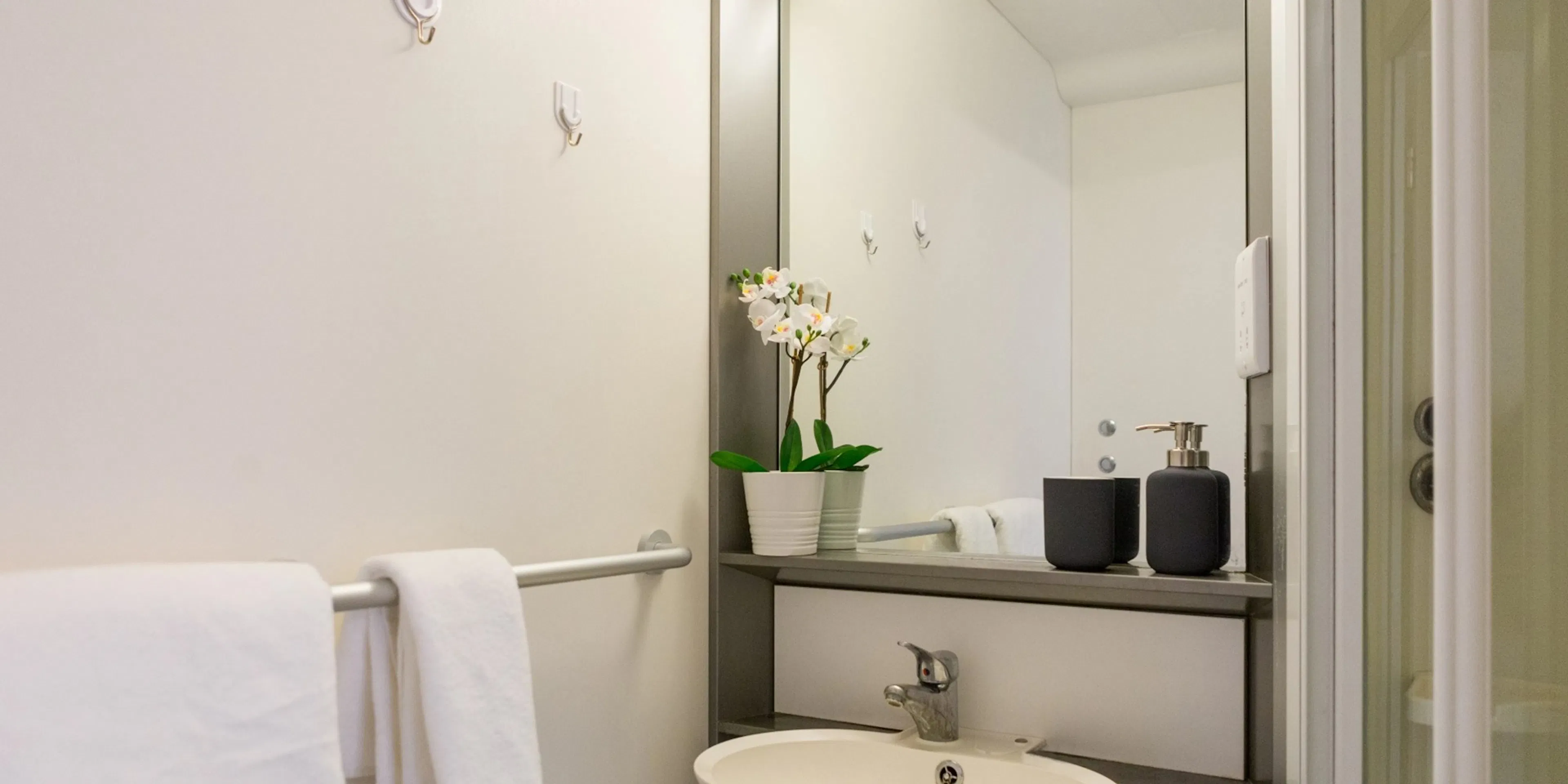 Bronze Ensuite Lower Level BATHROOM 1