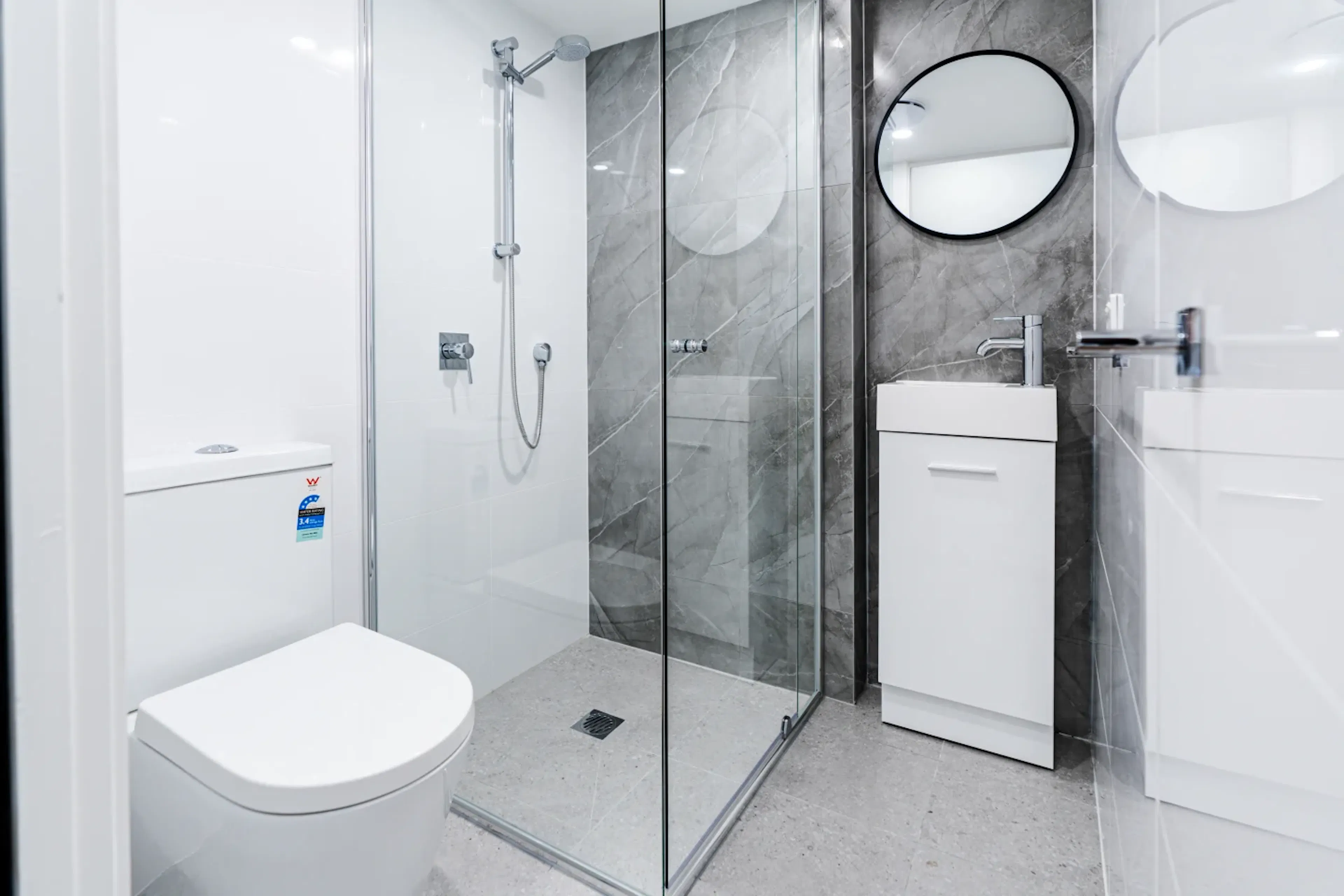 Studio Apartments BATHROOM 2