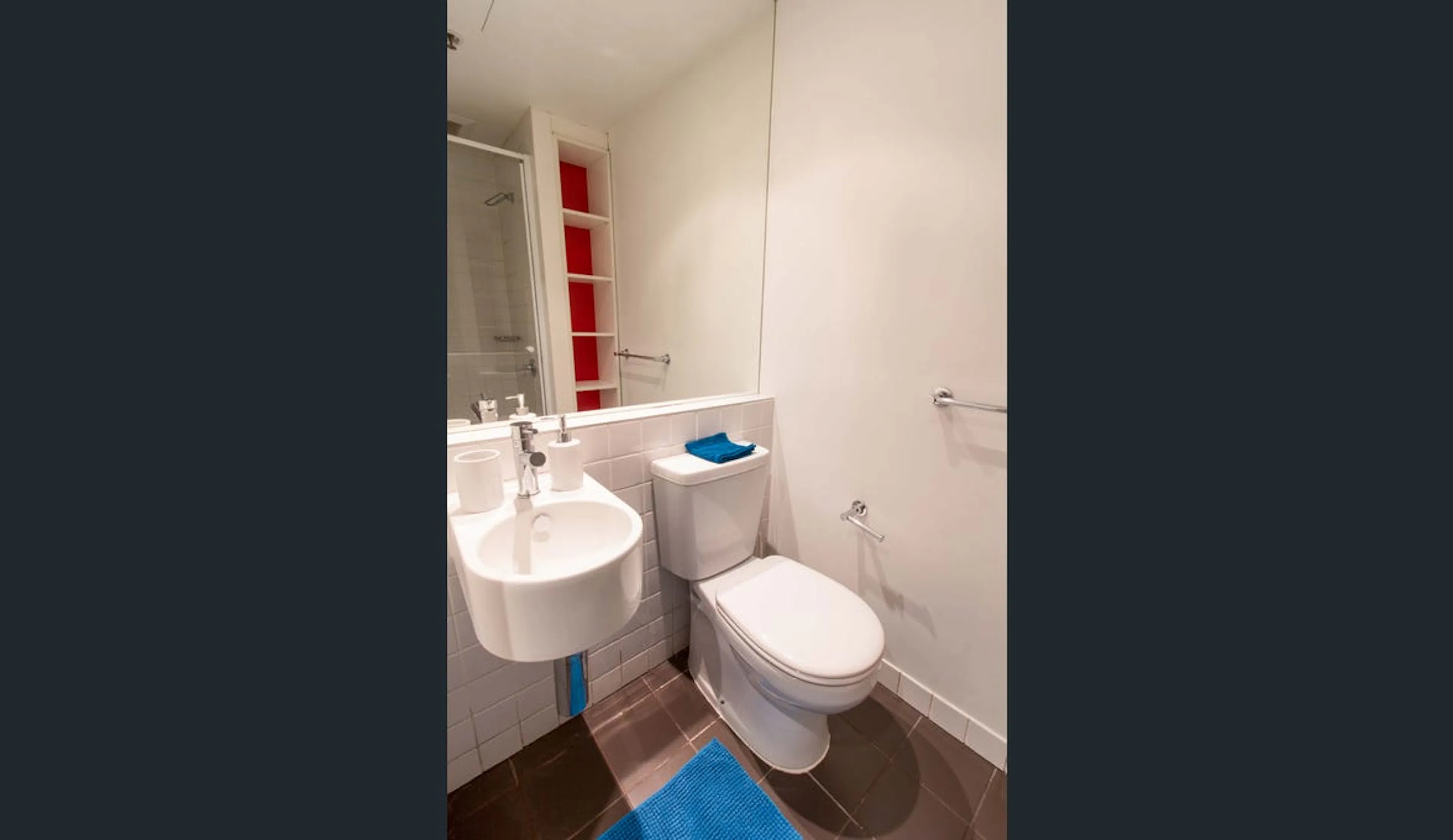 1 Bedroom Apartment BATHROOM 3