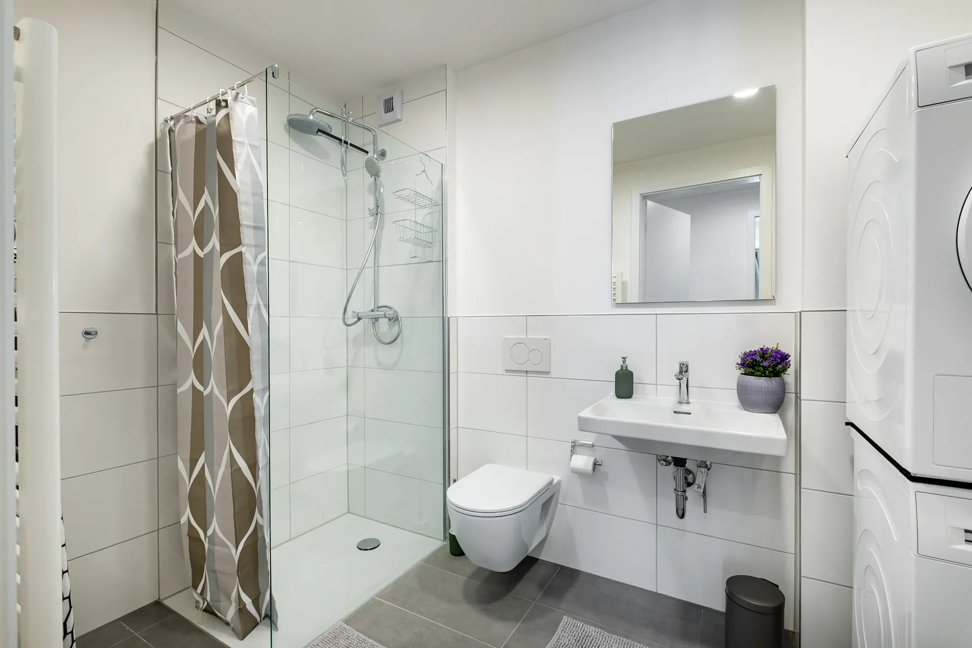 Room 1 Standard+ BATHROOM 4