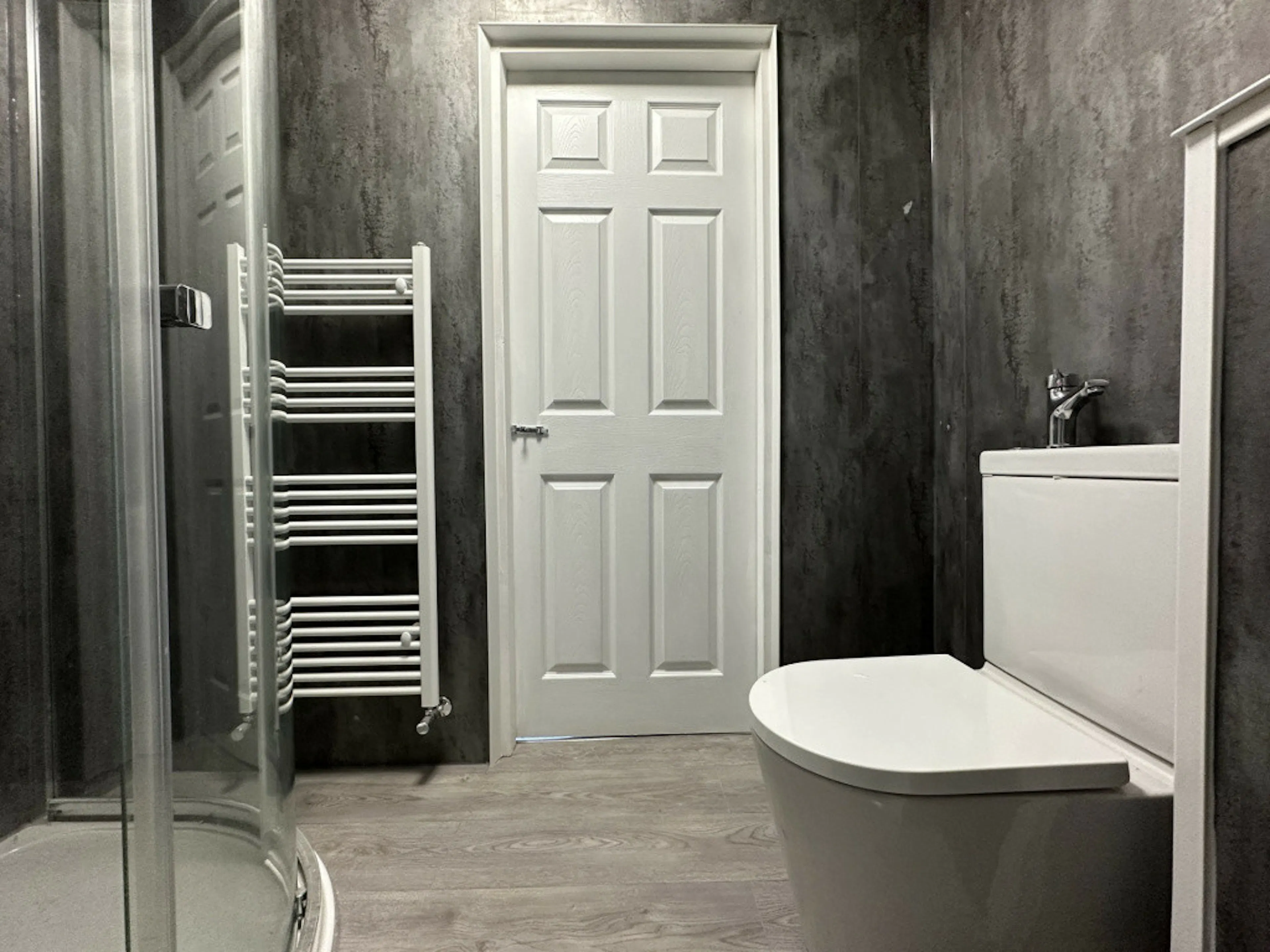 6 Bed Apartment BATHROOM 4