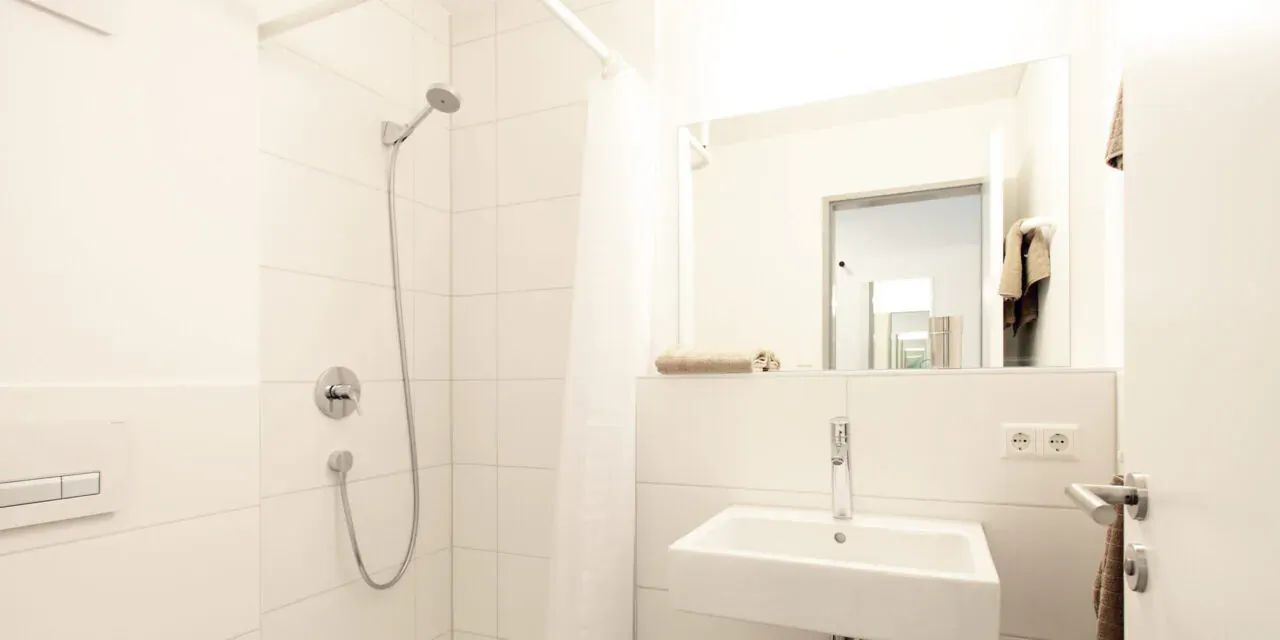 Comfort Study A BATHROOM 1