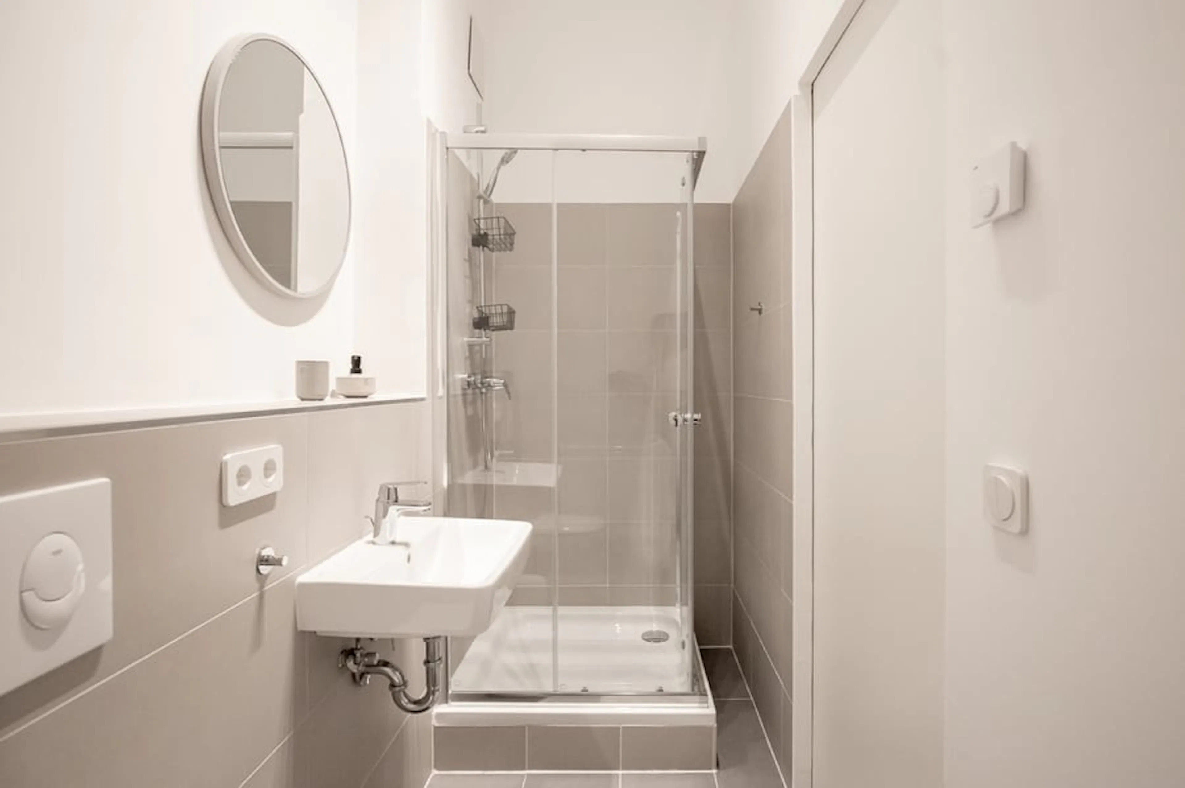2 Bedroom Apartment BATHROOM 4