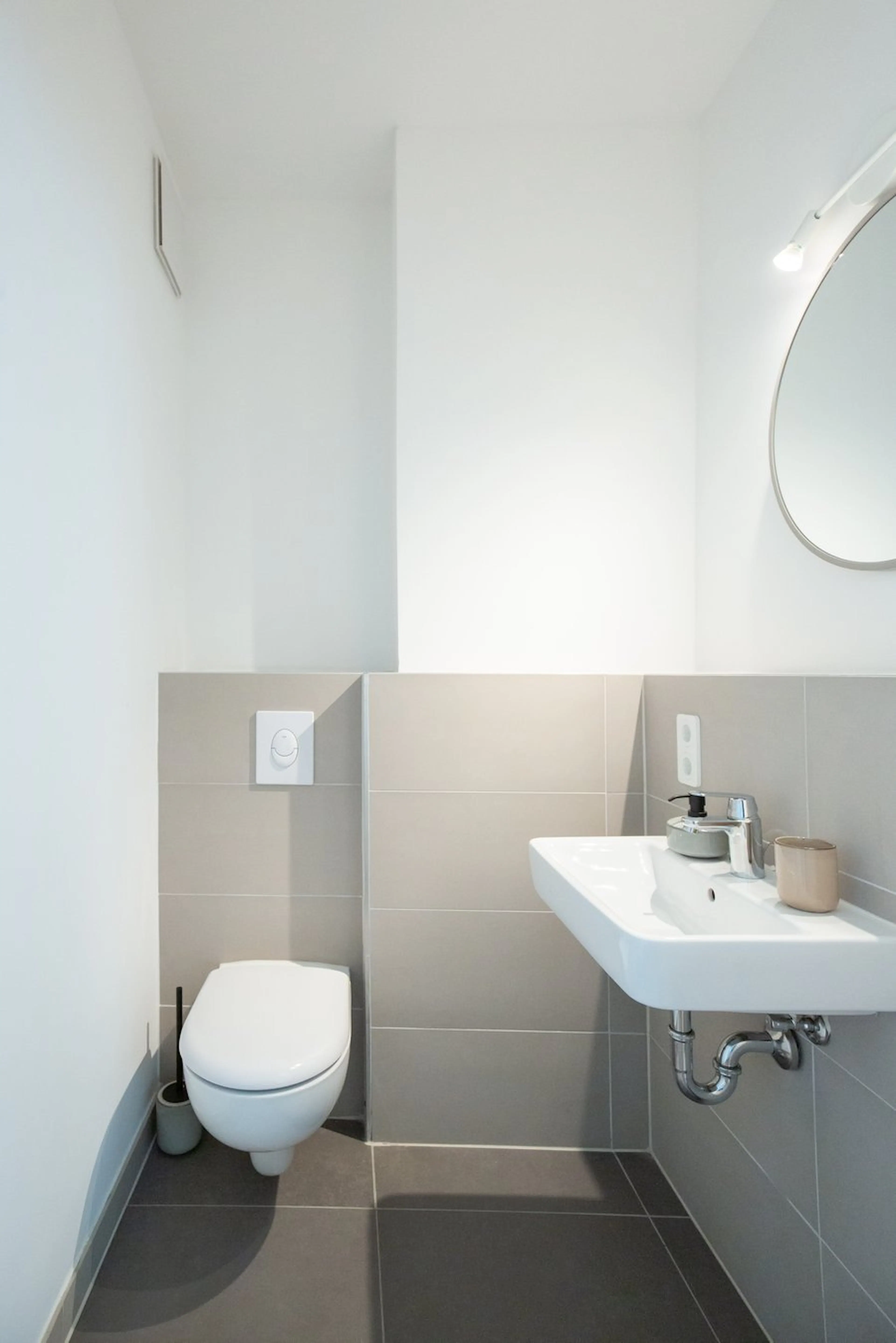 1 Bedroom Apartment BATHROOM 4
