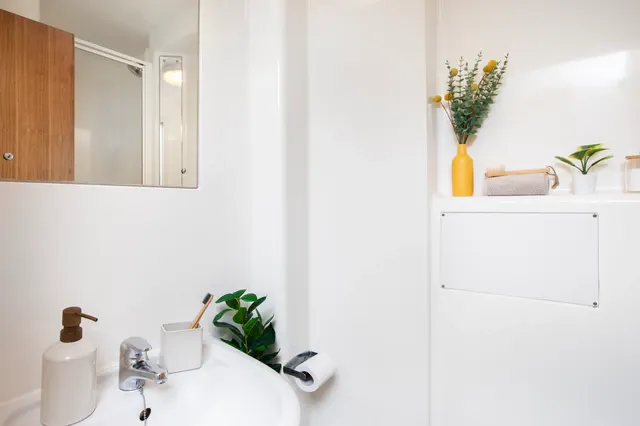 Ensuite Large Standard Single