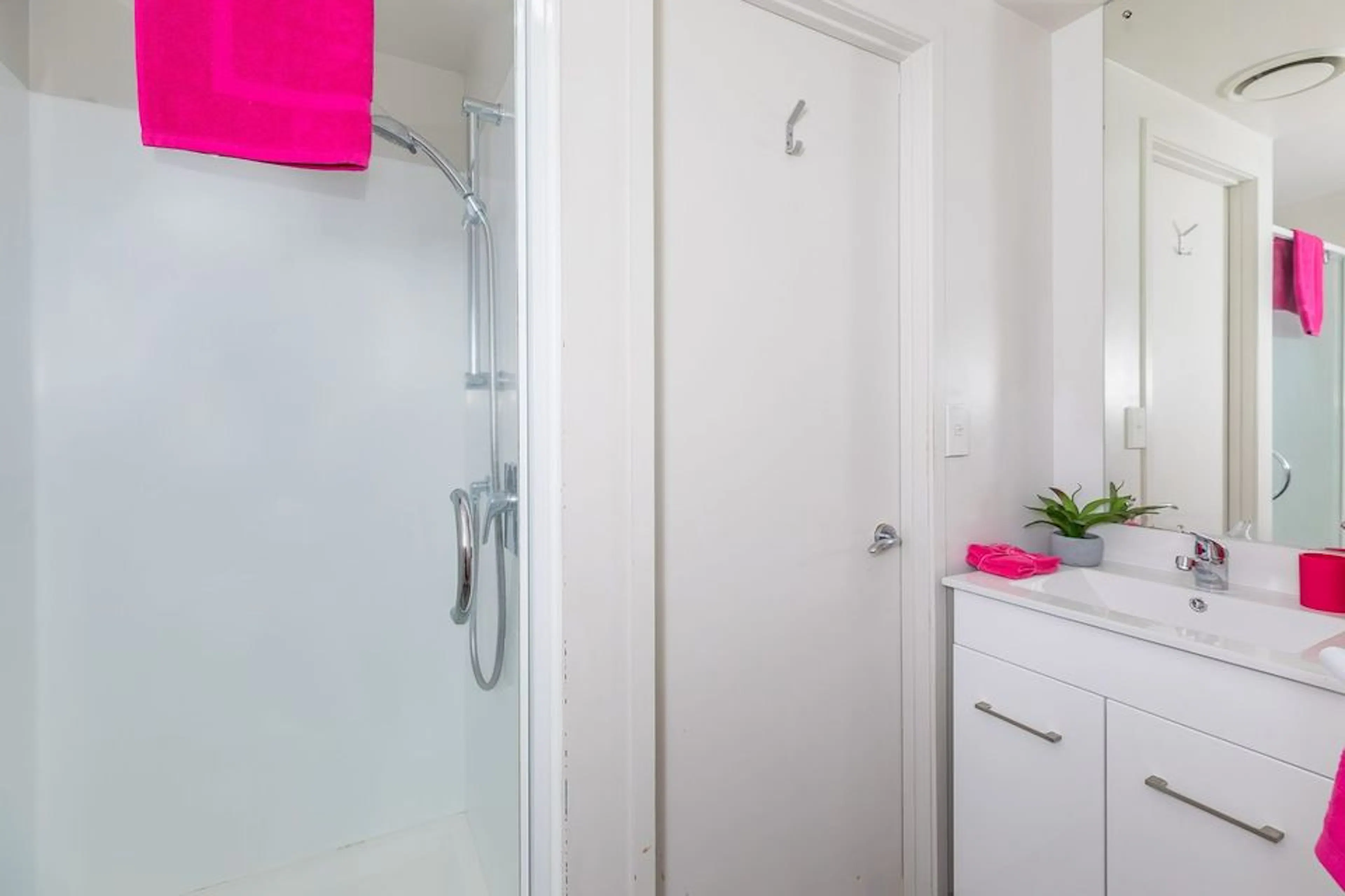 Room 2 (4 Bedroom) BATHROOM 3