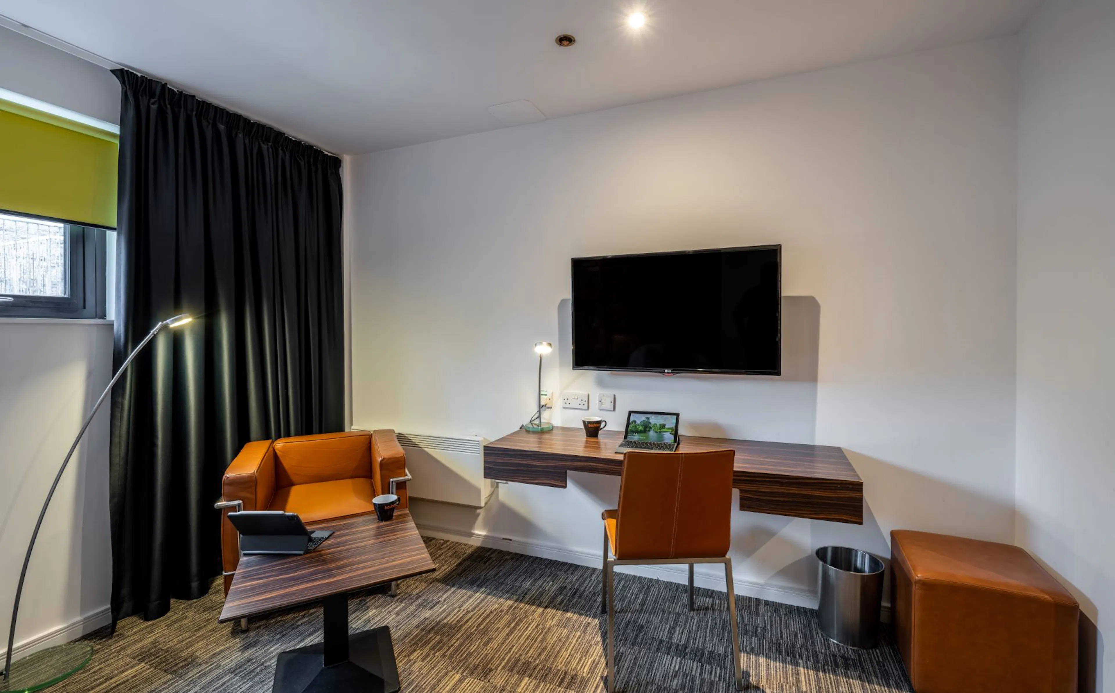 Silver Studio ROOM 1