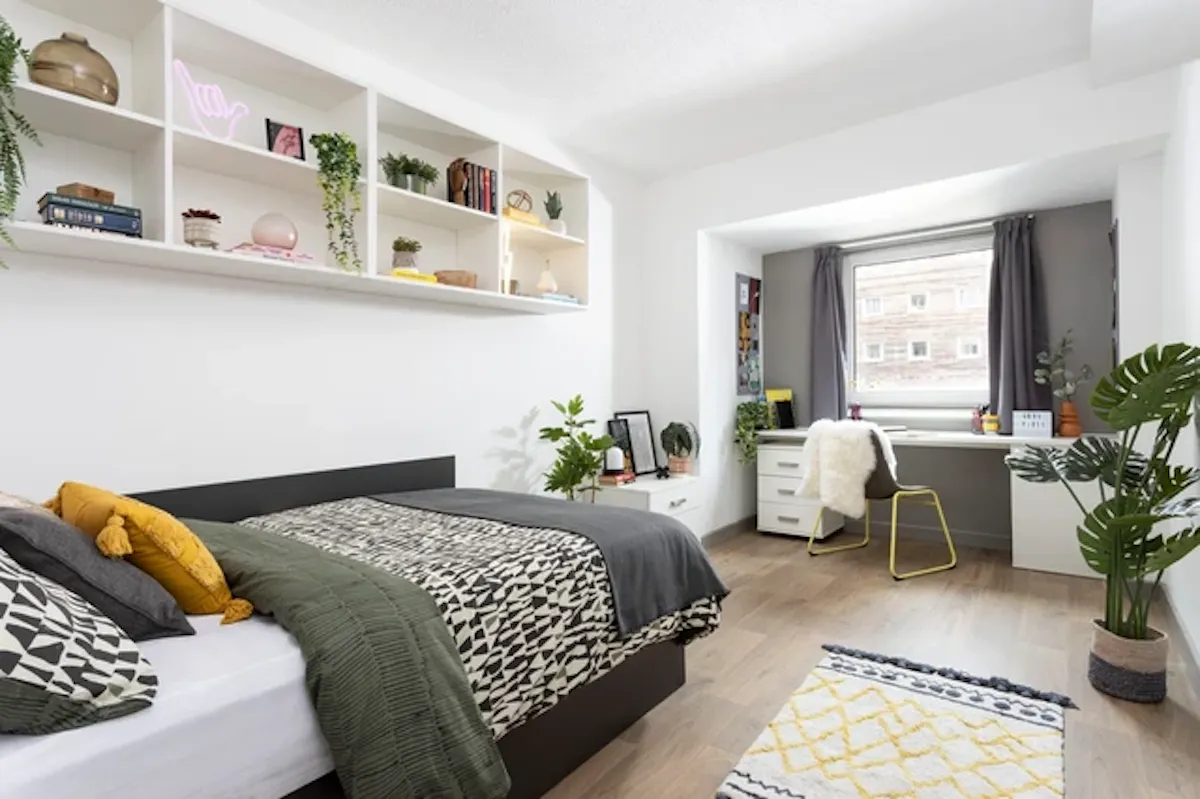 Ensuite Extra Large High Double ROOM