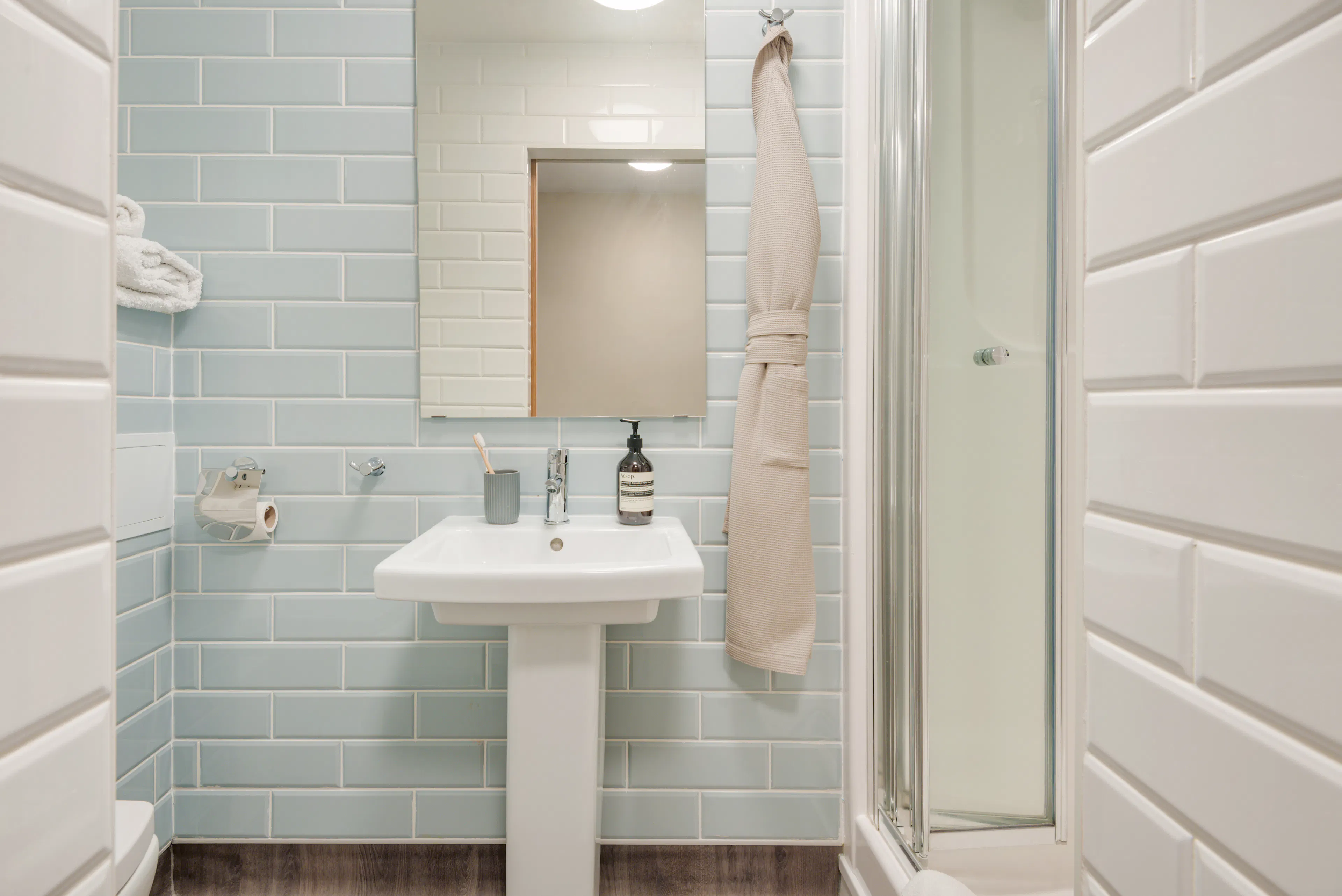 Double En-Suite A BATHROOM 4