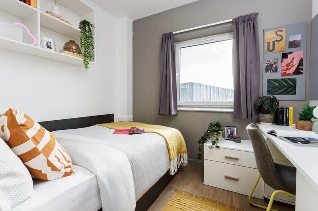 new-medlock-house-manchester-Ensuite Large Standard Double