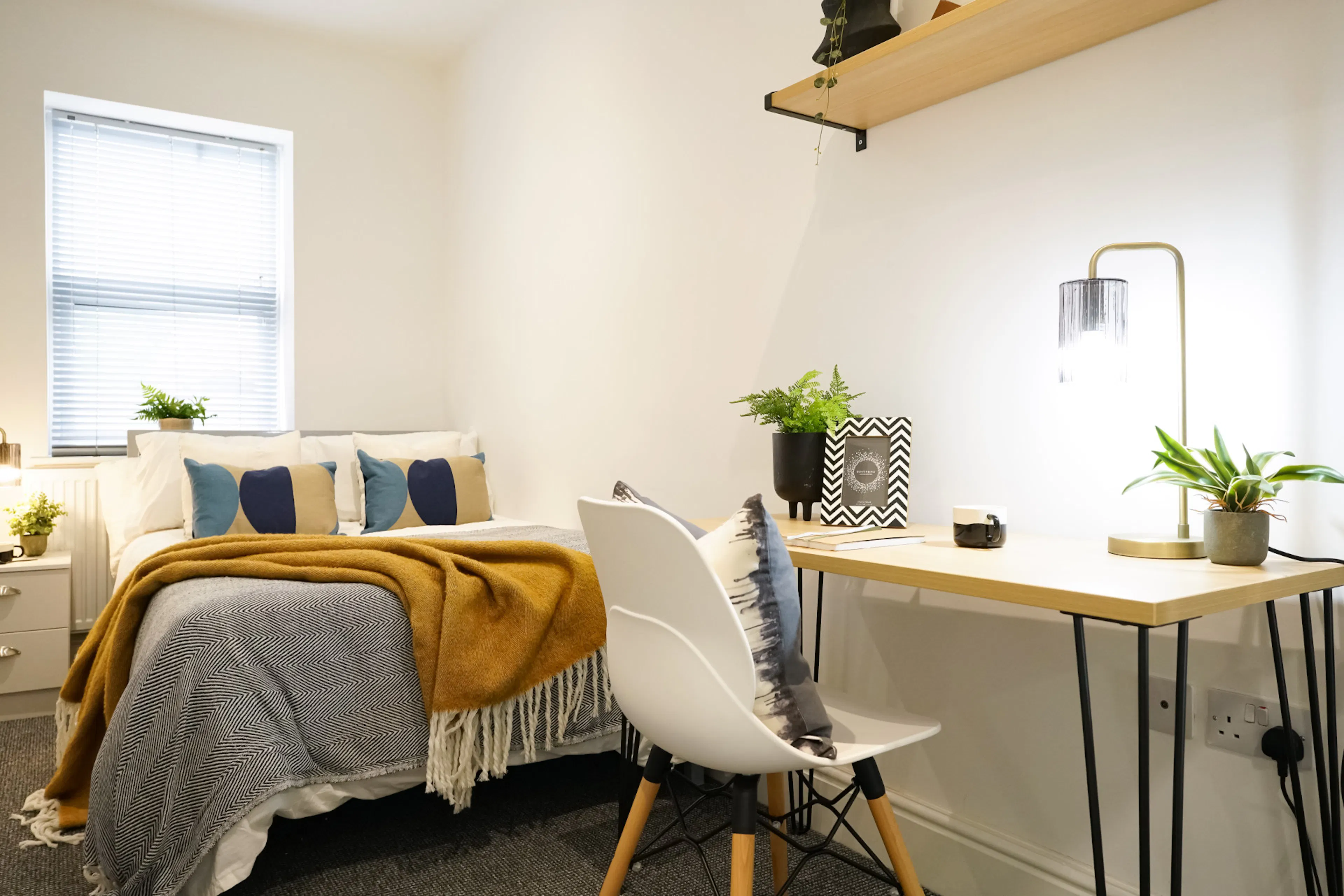 5 Bed Apartment ROOM 1