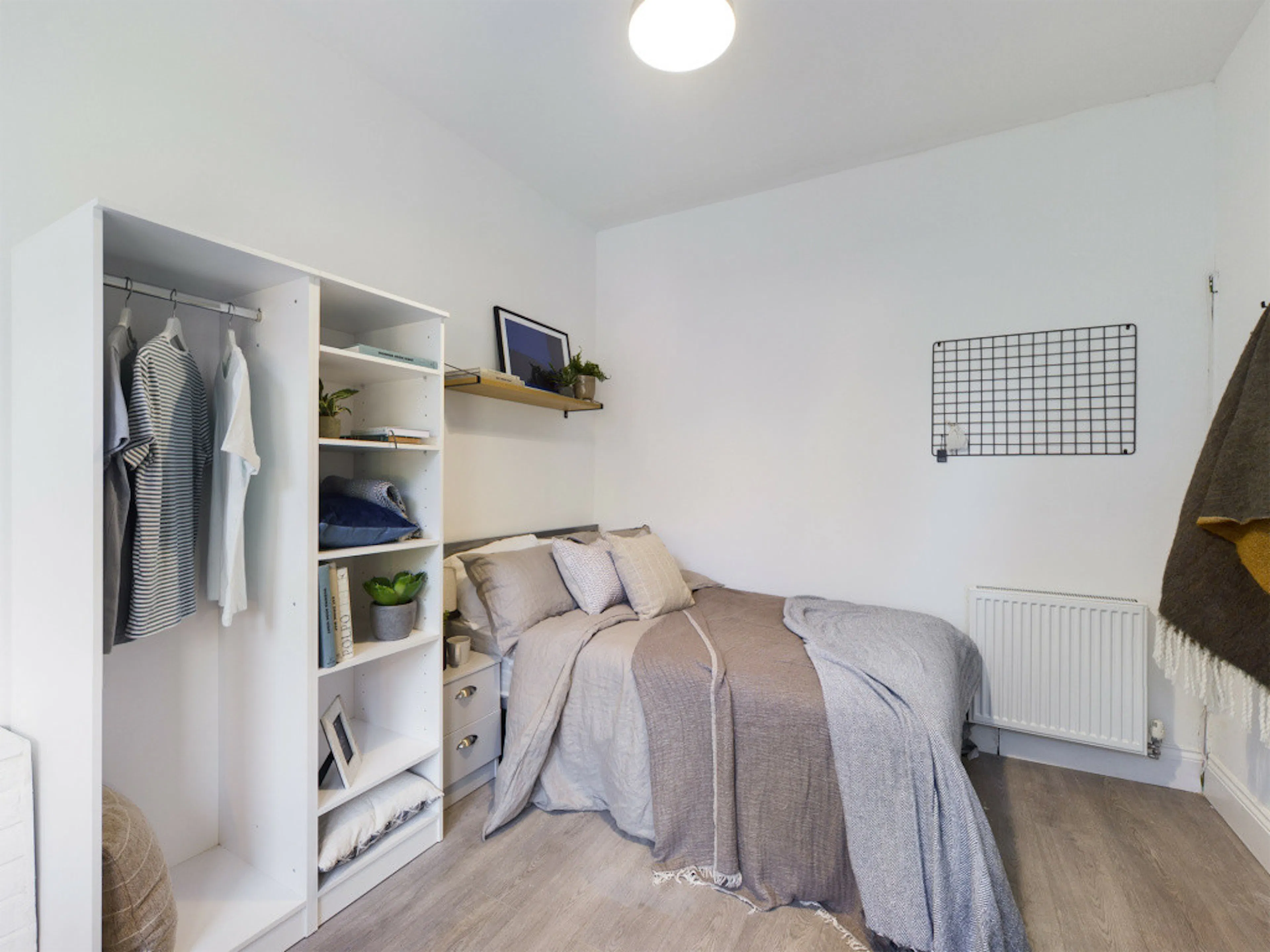 6 Bed Apartment ROOM 1