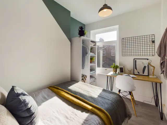 6 Bed Apartment room image 3