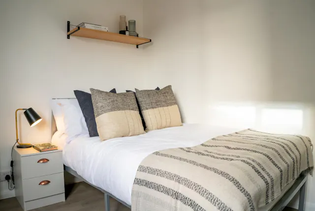 5 Bed Apartment room image 2