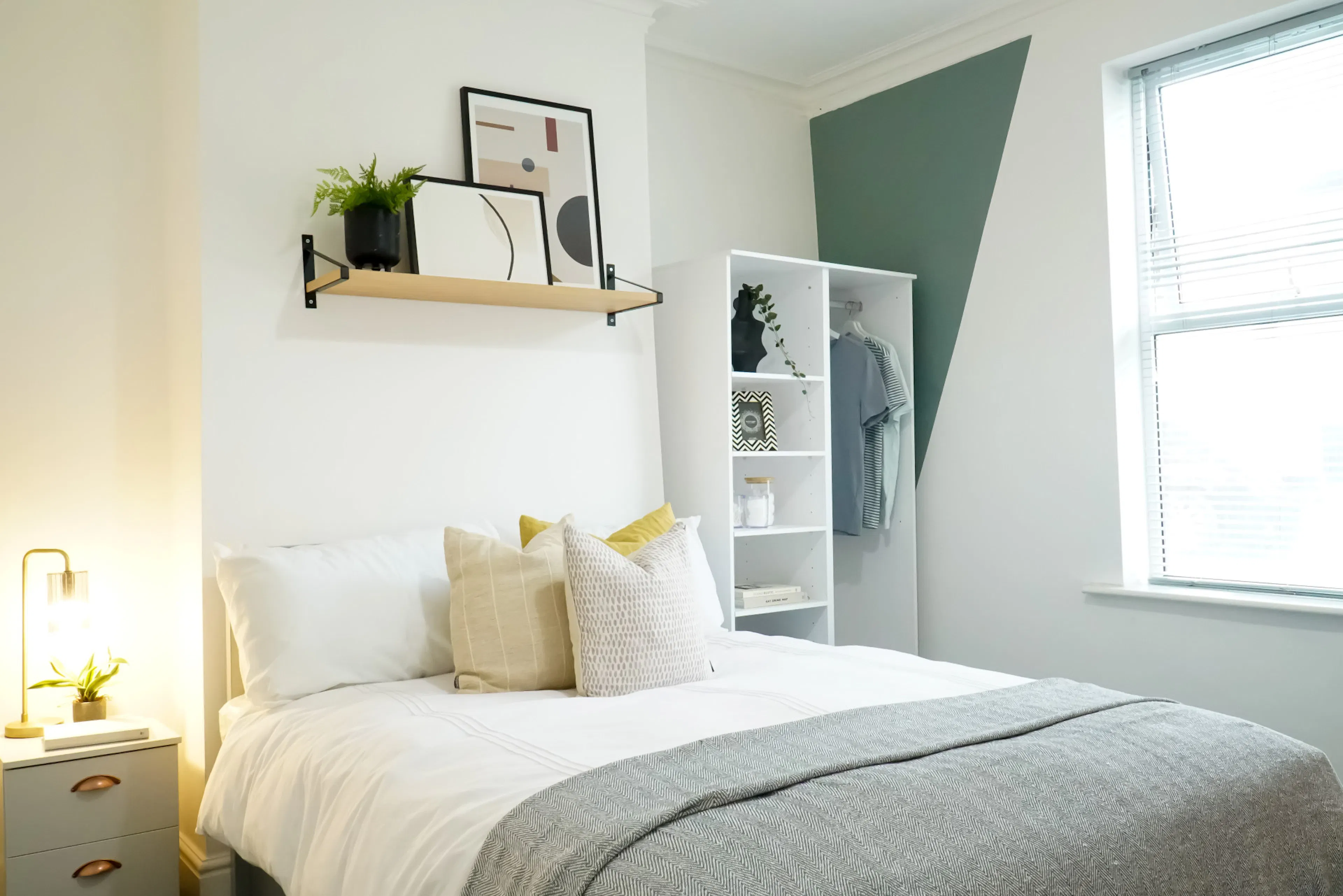 5 Bed Apartment ROOM 2
