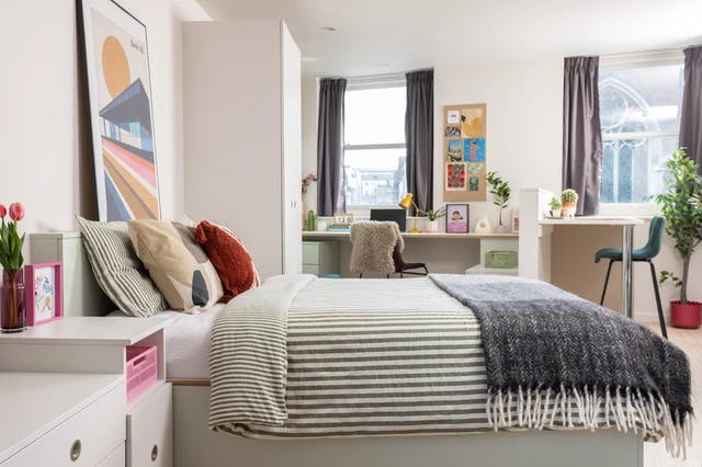 bromley-place-nottingham-Ensuite Extra large Standard Double