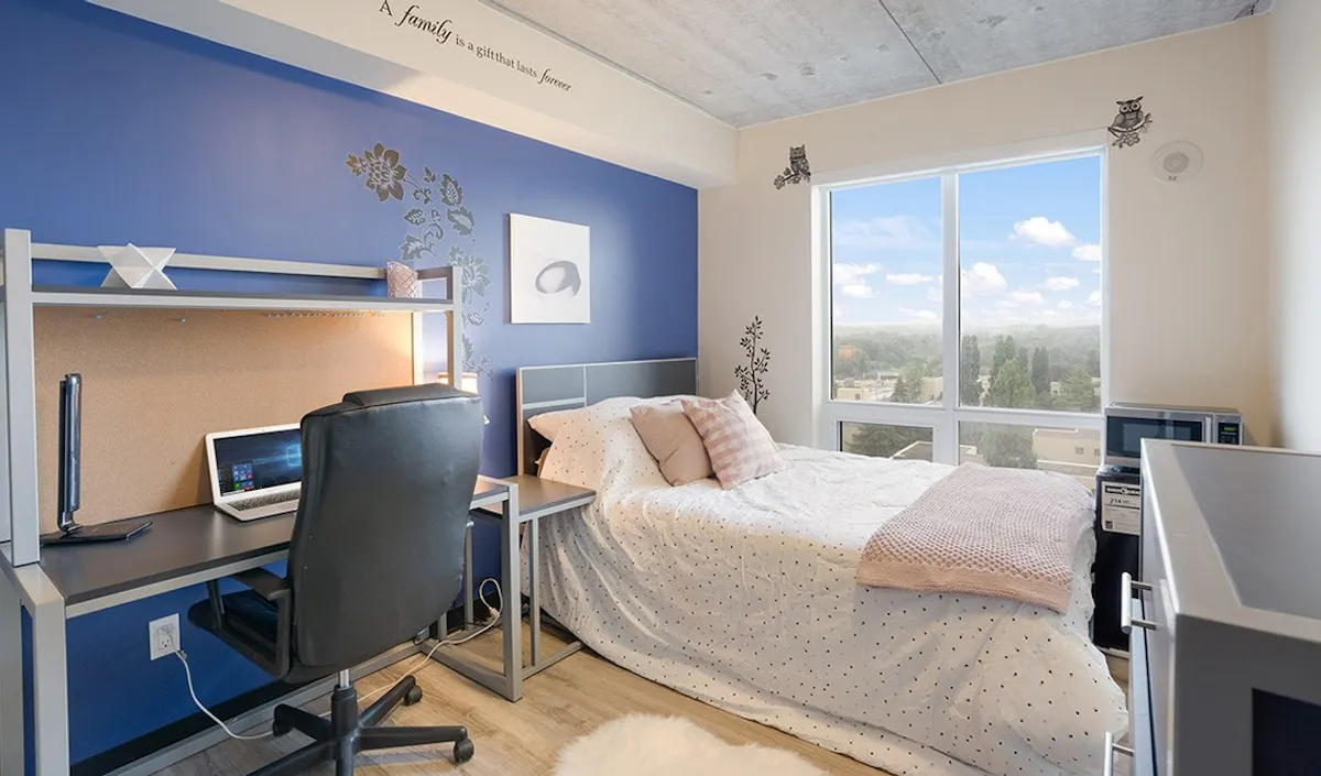 ROOM ROOM
