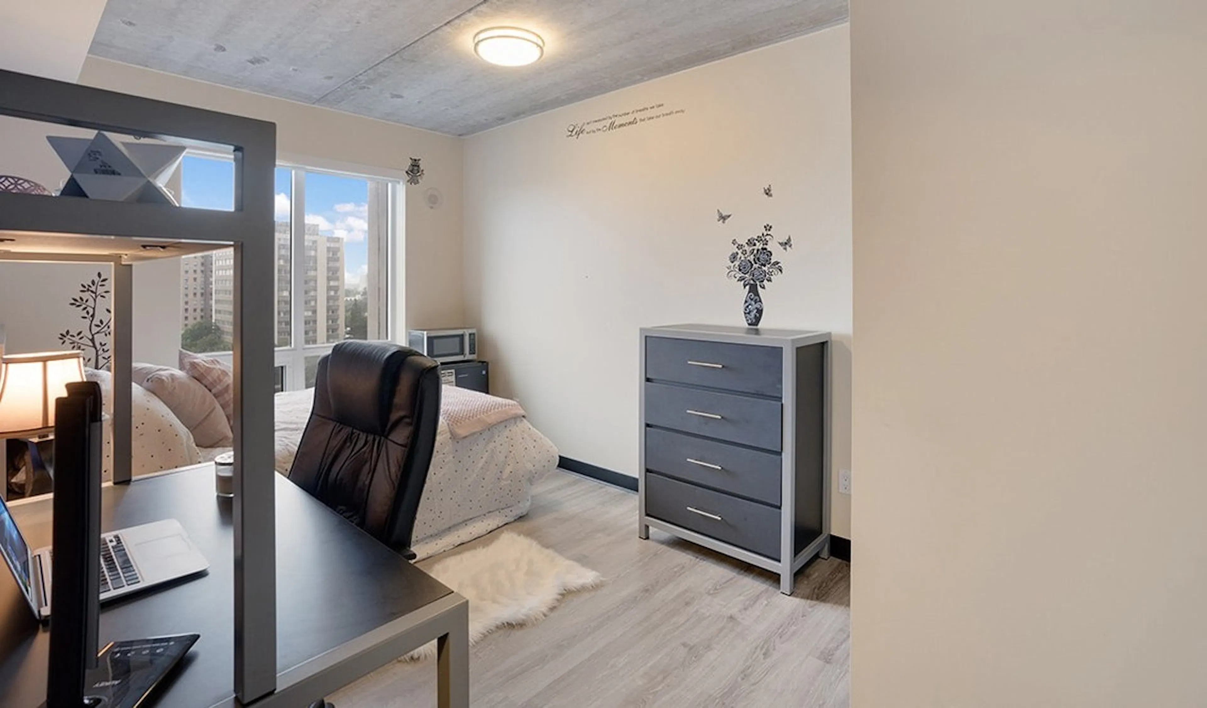 ROOM ROOM 1