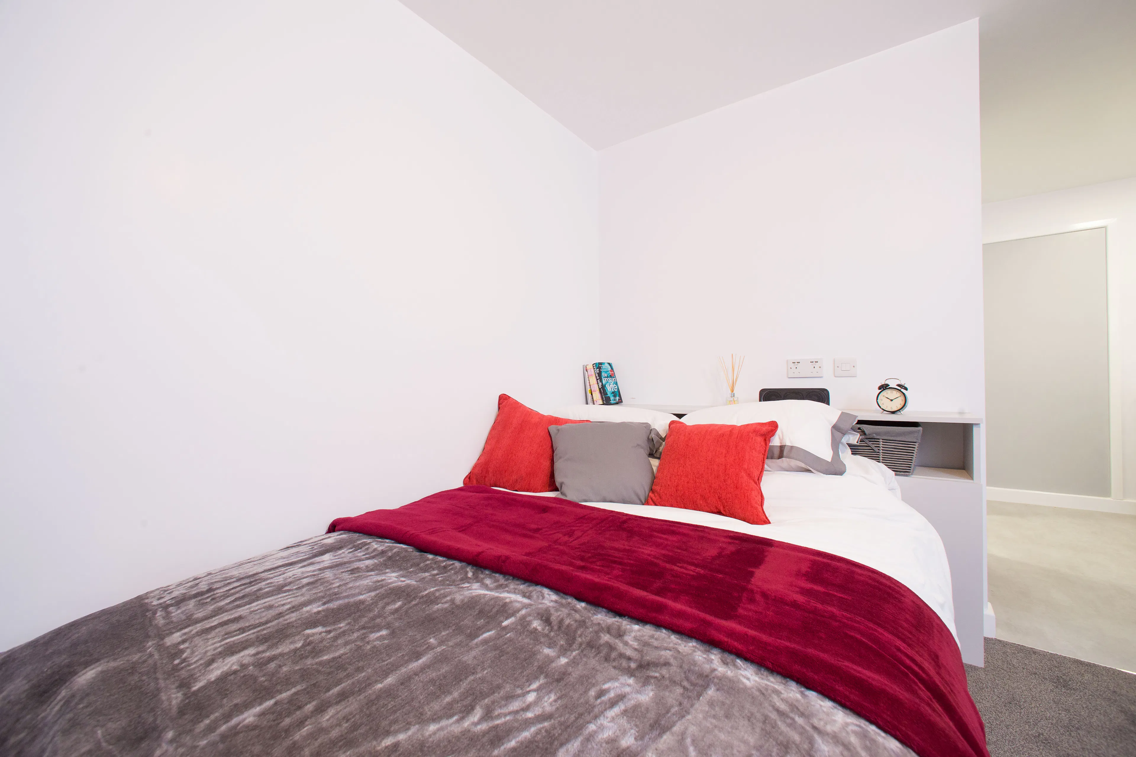 ROOM ROOM 1