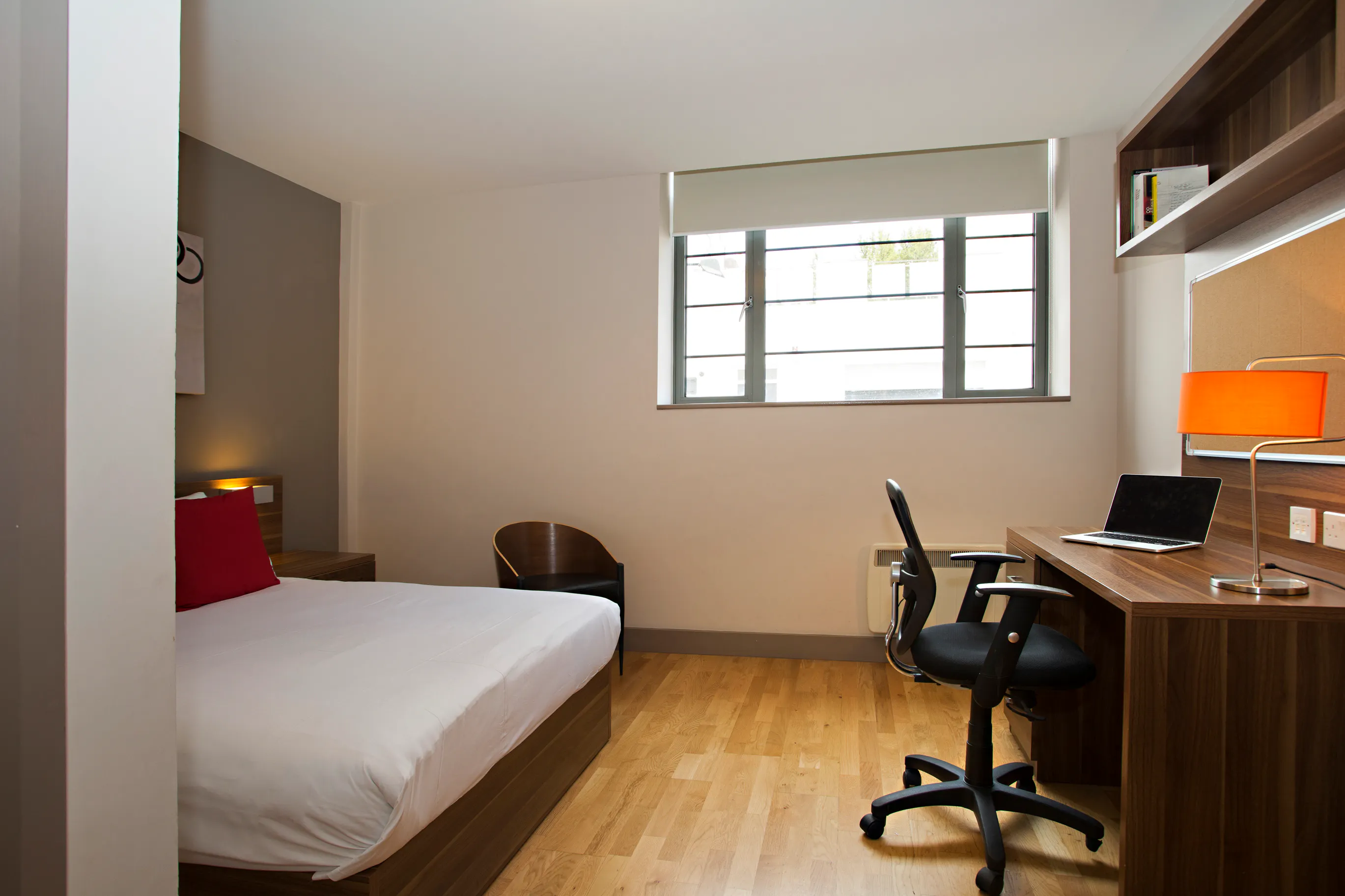 Single En-suite Bedroom ROOM 1