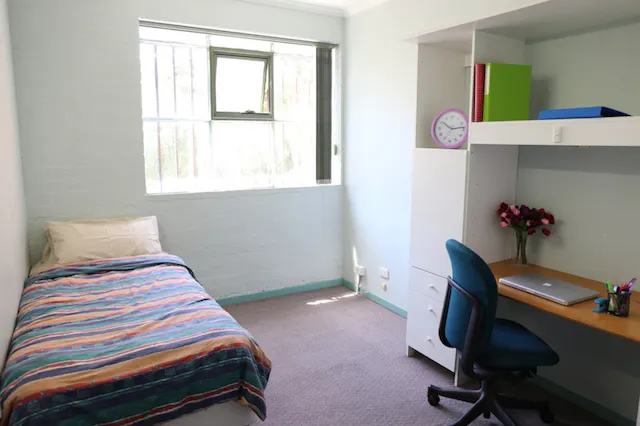 Whole 5 Bedroom Apartment room image 2