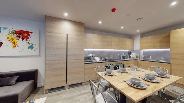 Gold Skyline En Suite room image 1