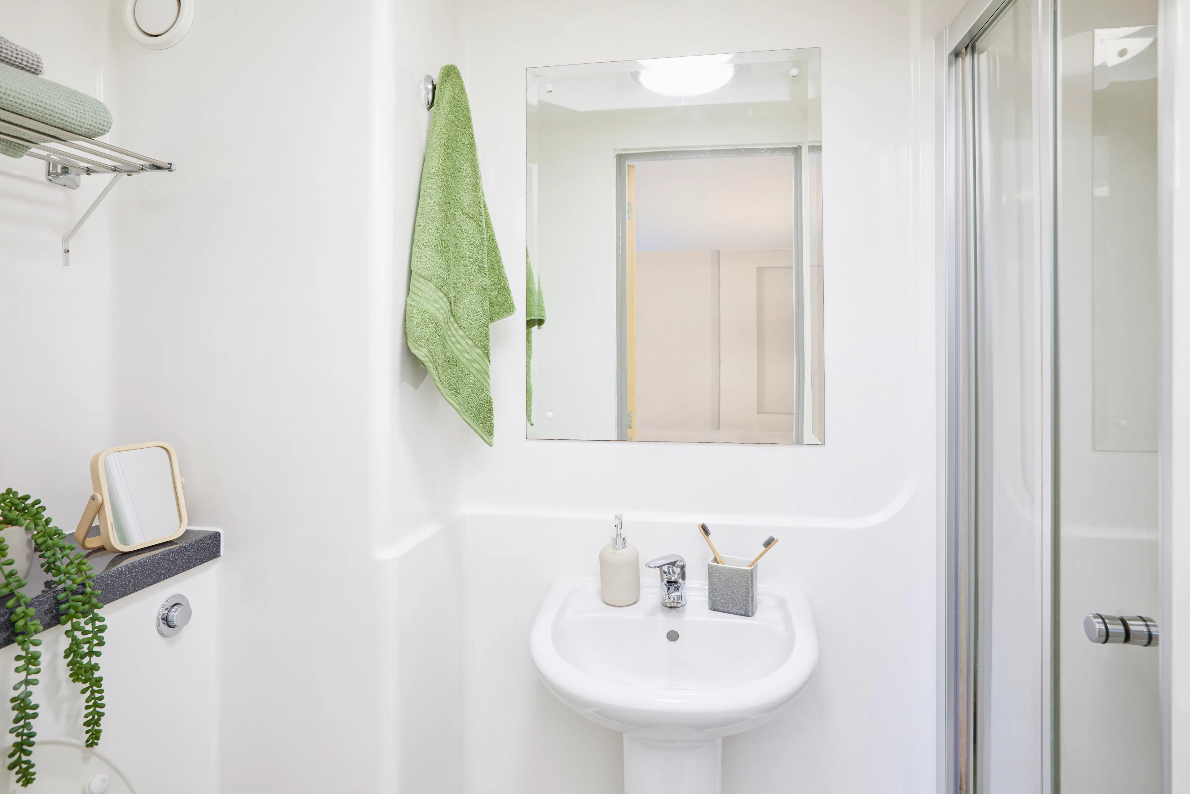 Platinum Studio BATHROOM 3