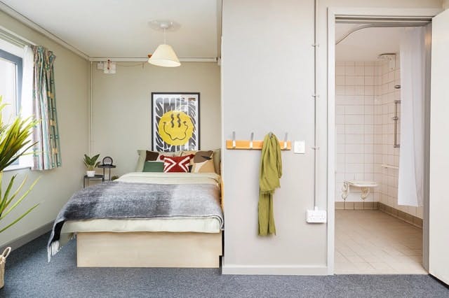 Ensuite Large Standard Double