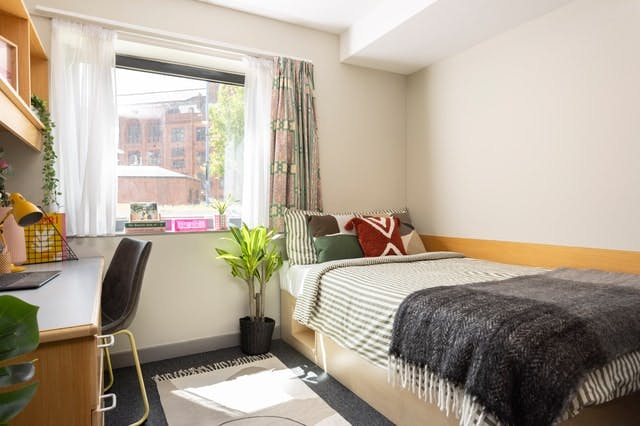 Ensuite: Two Bed Flat Medium Standard Double