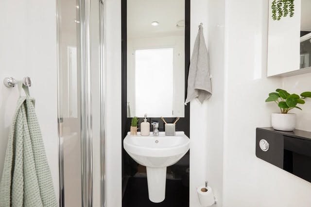 Ensuite Medium Standard Double