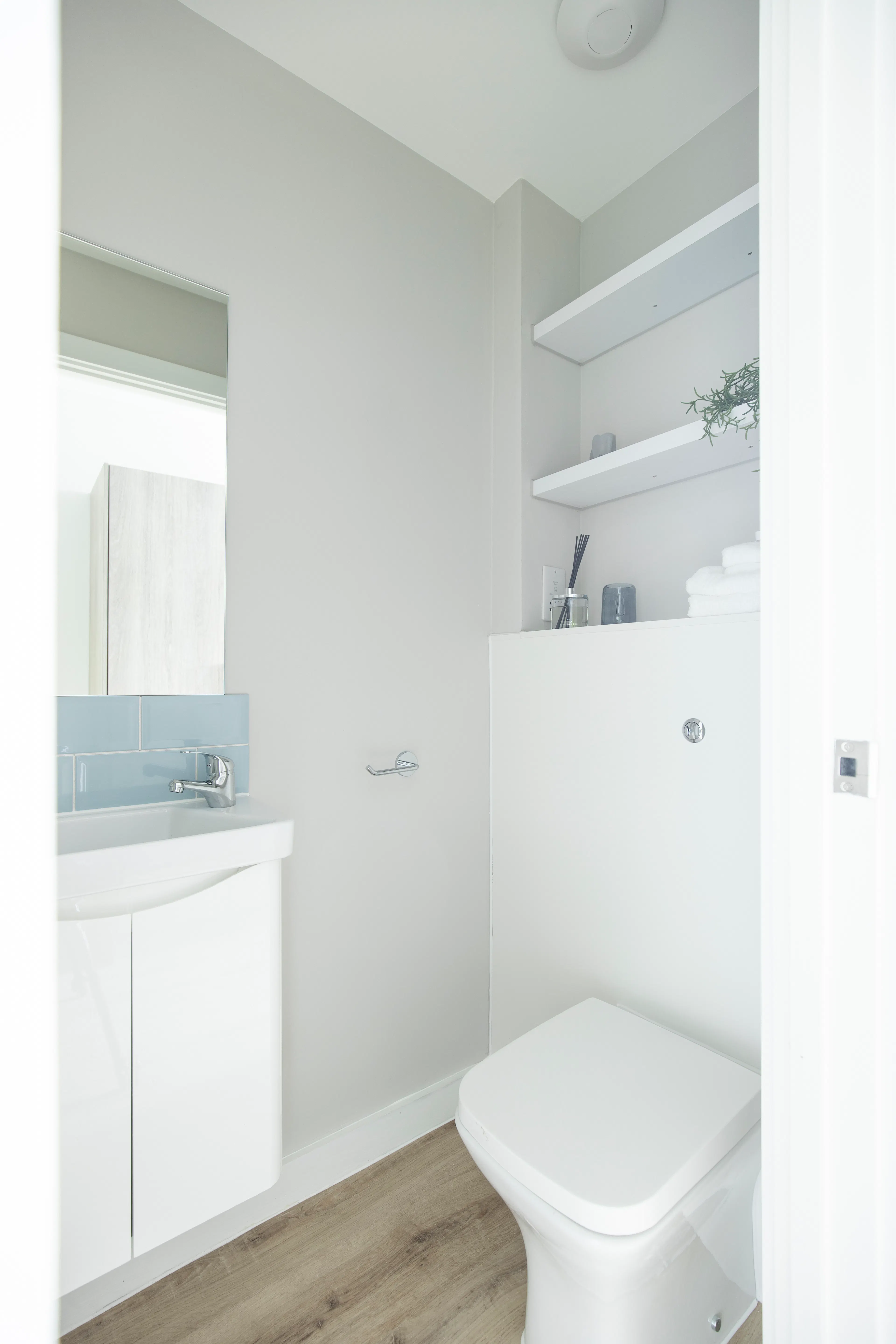 Classic Studio BATHROOM 1