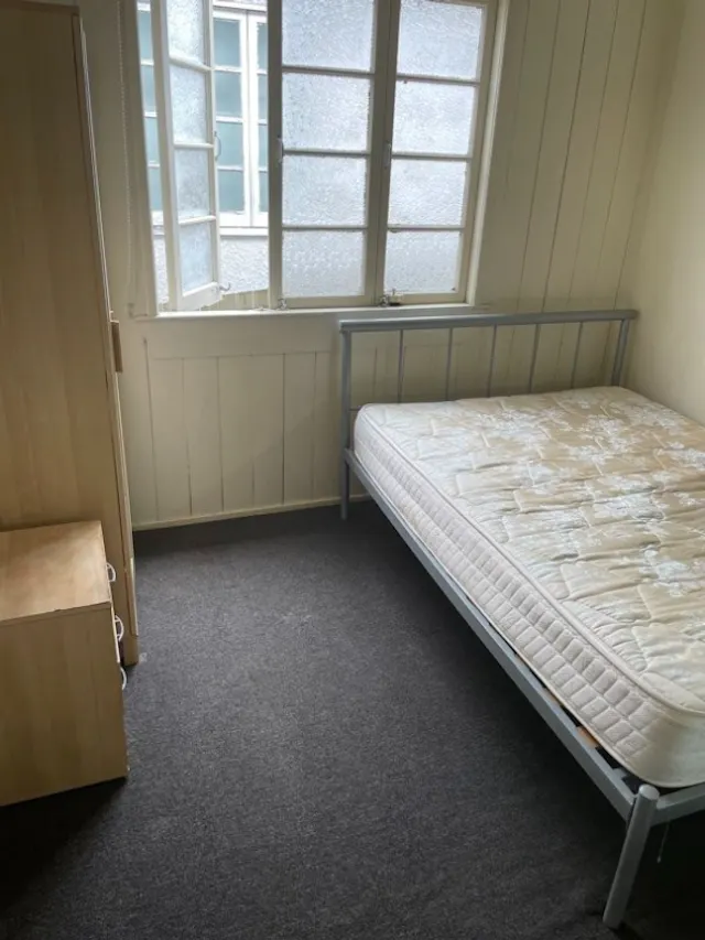 Bright Double Room room image 1
