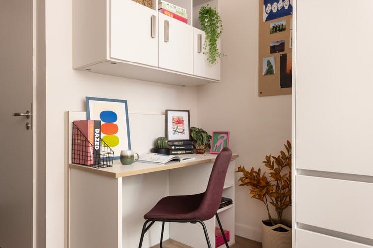 Ensuite: Three Bed Flat Extra Large Standard Double