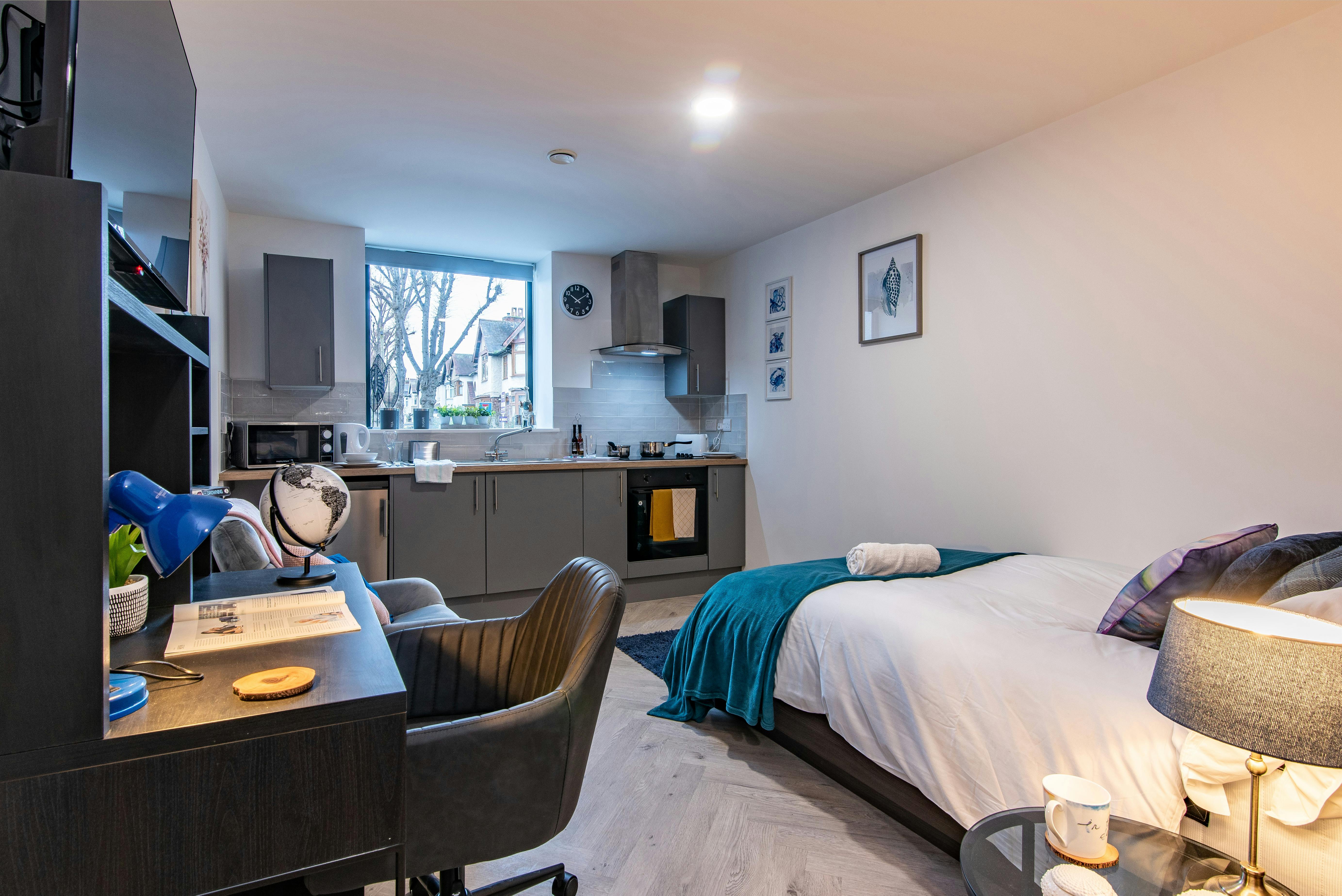 6 BED CLUSTER (Super Deluxe)